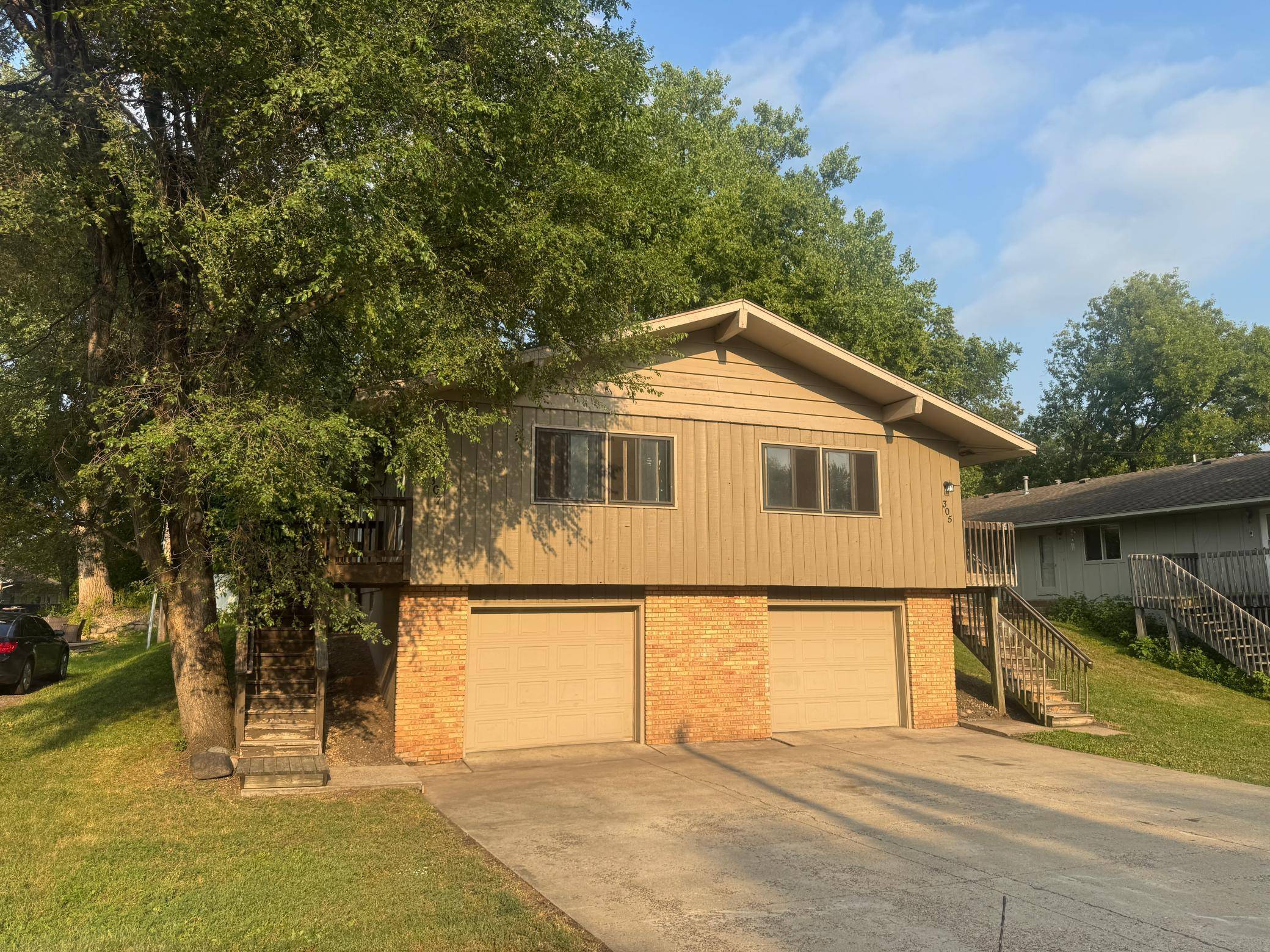 305 Jackson AVE N, Hopkins, MN 55343