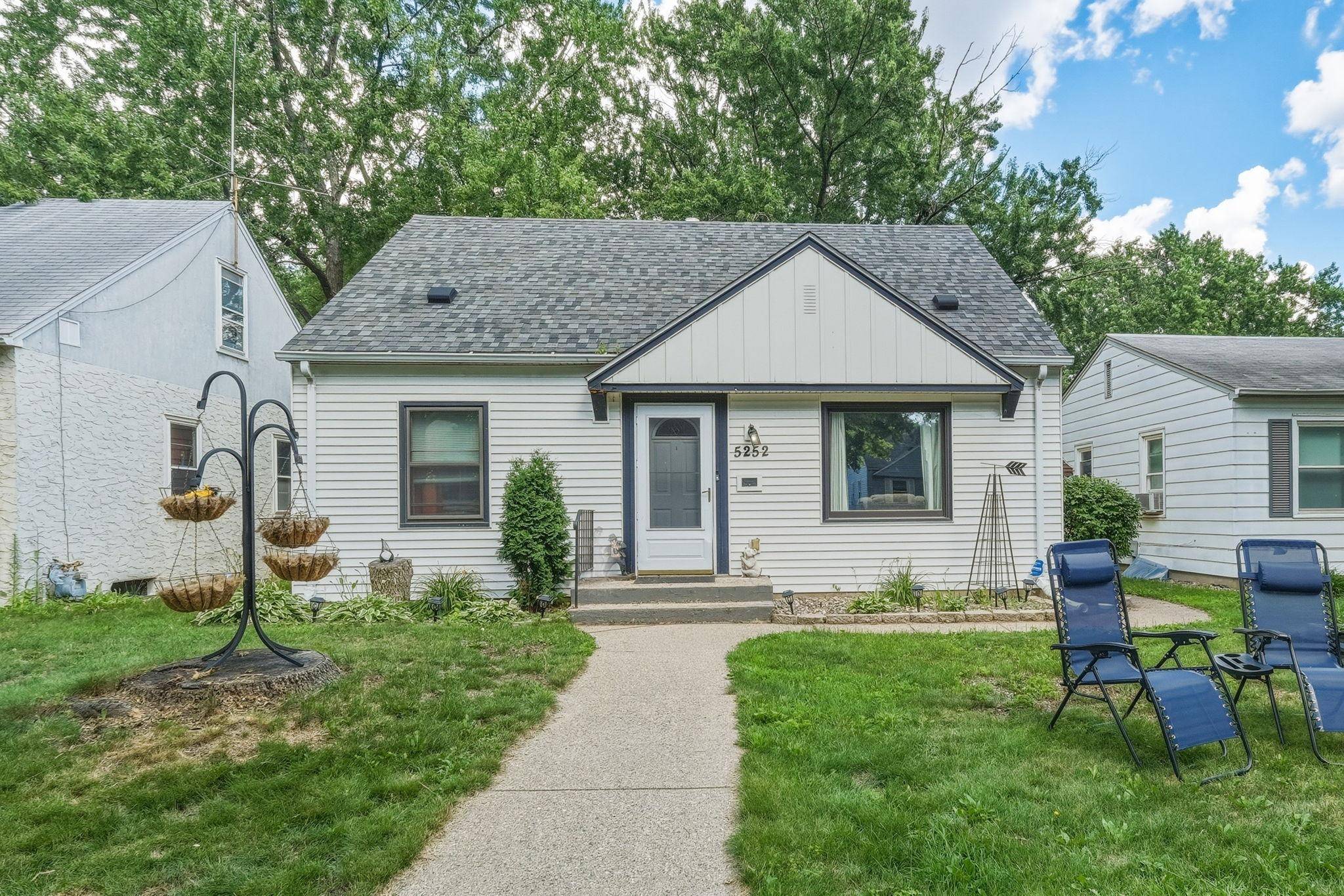 5252 Washburn AVE N, Minneapolis, MN 55430