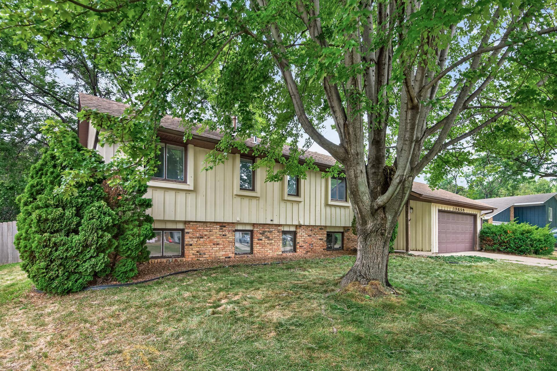 13659 Ferris AVE, Apple Valley, MN 55124
