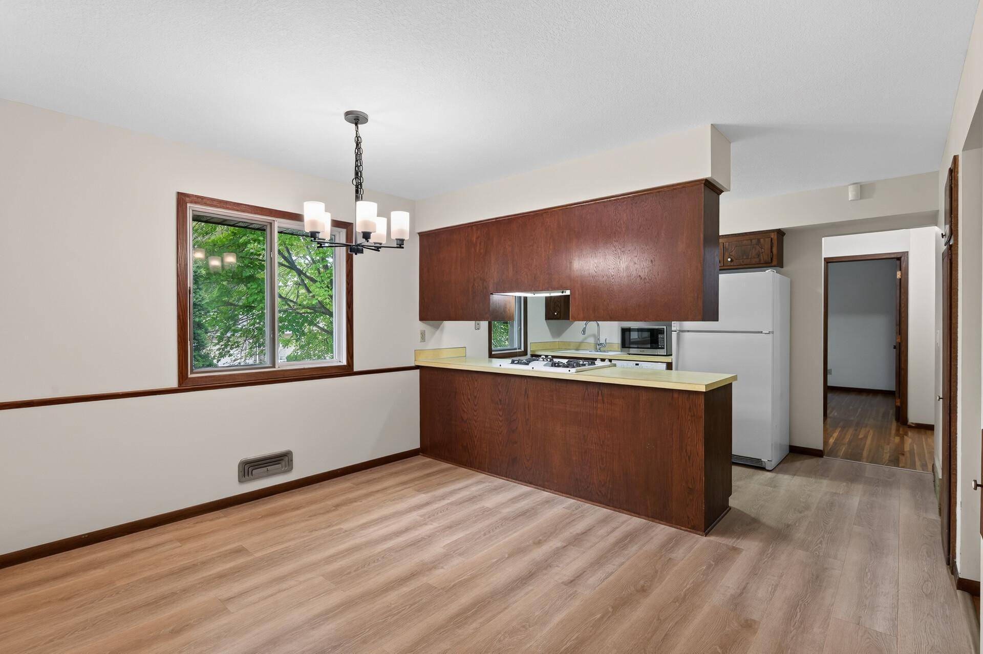 13659 Ferris AVE, Apple Valley, MN 55124
