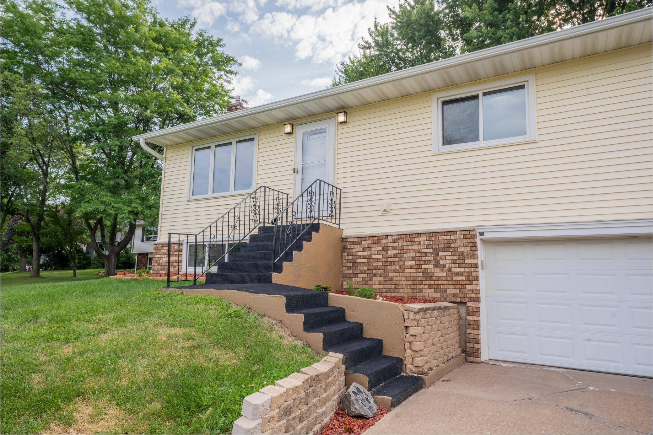 1127 5th ST E, Altoona, WI 54720