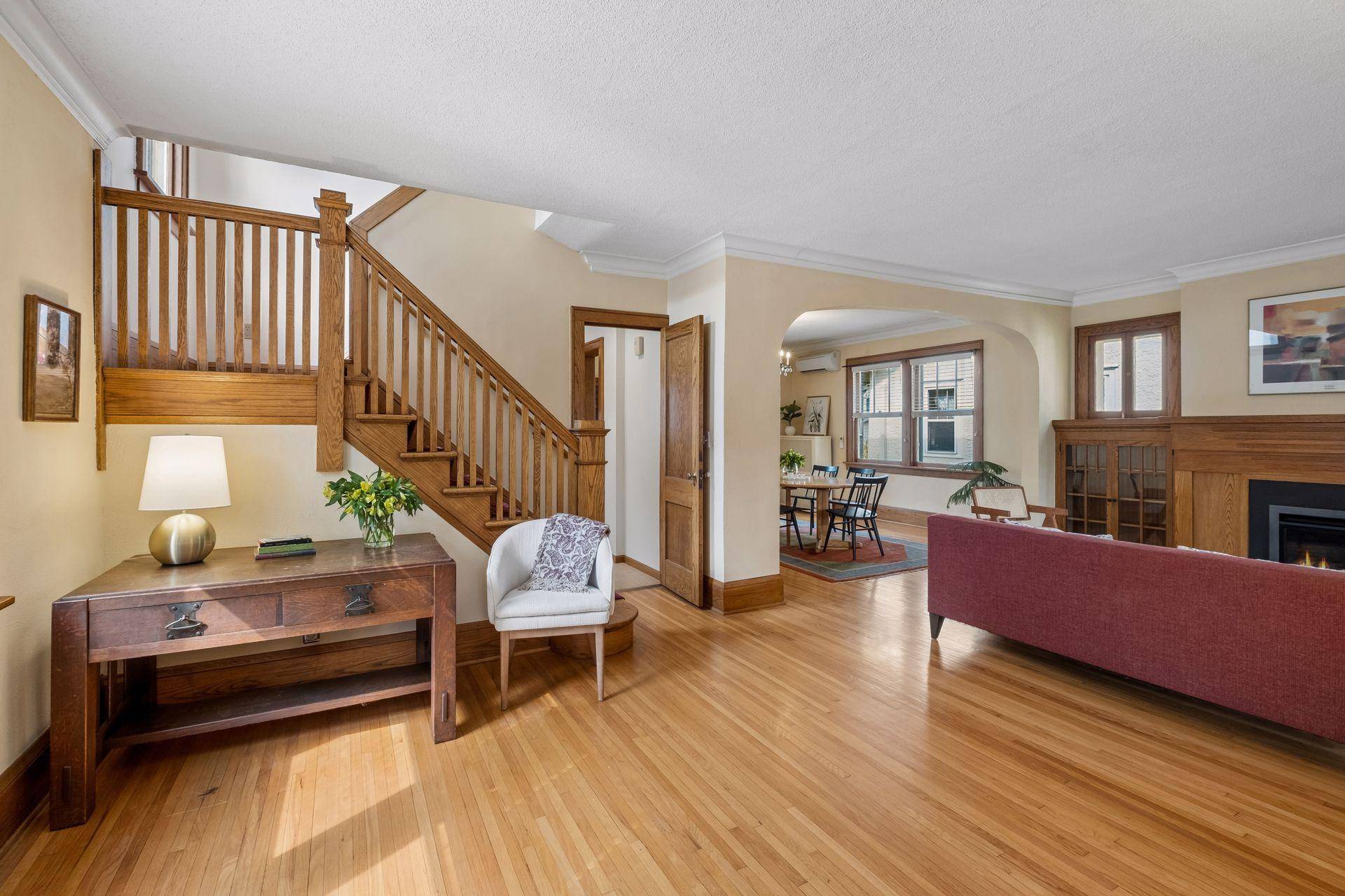 1507 Osceola AVE, Saint Paul, MN 55105