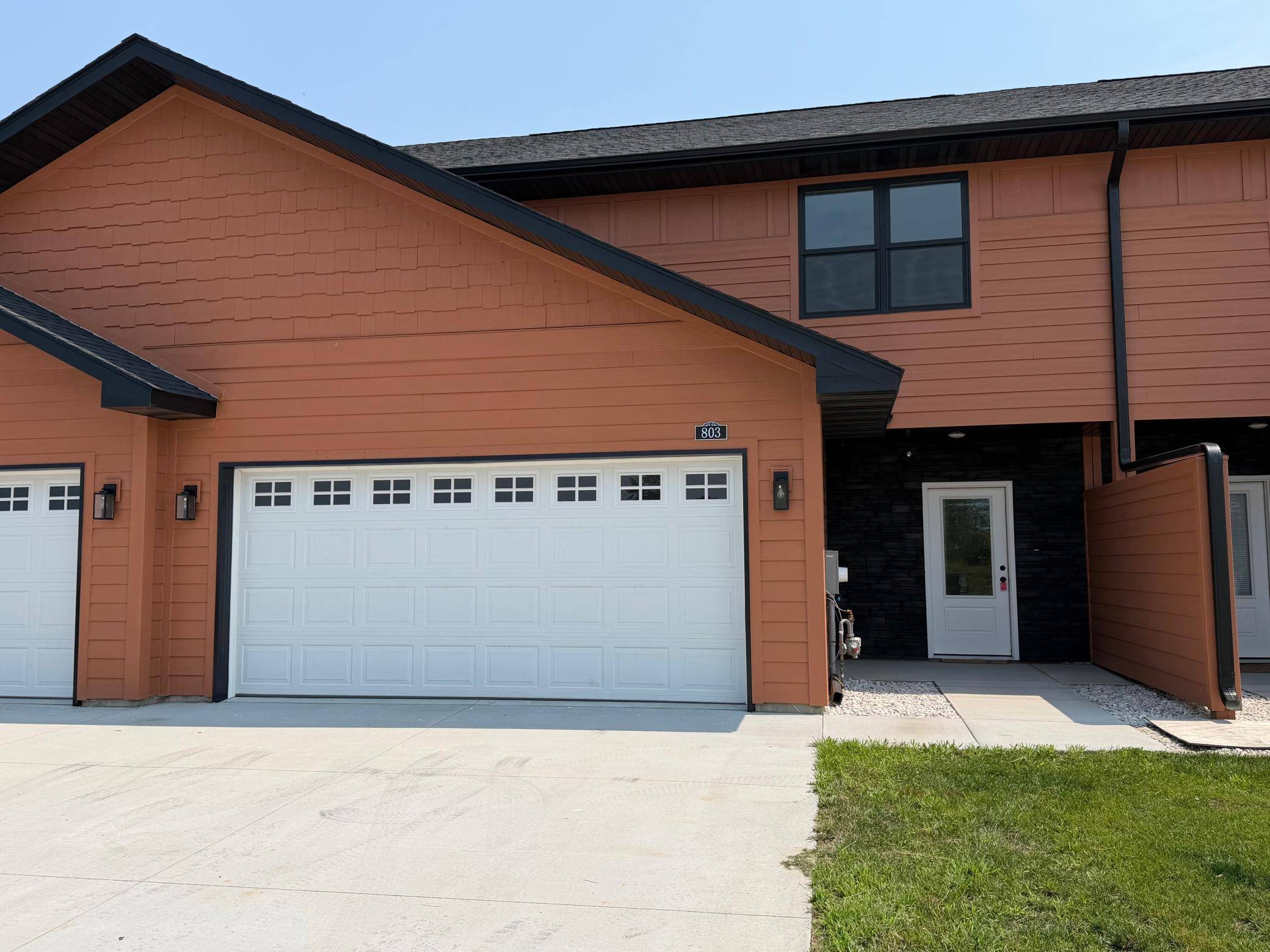 803 Viburnum ST, Belle Plaine, MN 56011