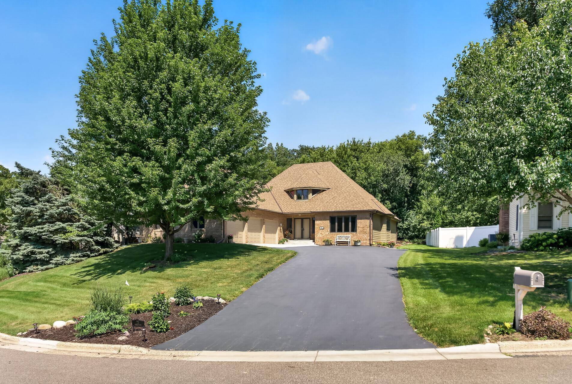 71 Marcin HL, Burnsville, MN 55337