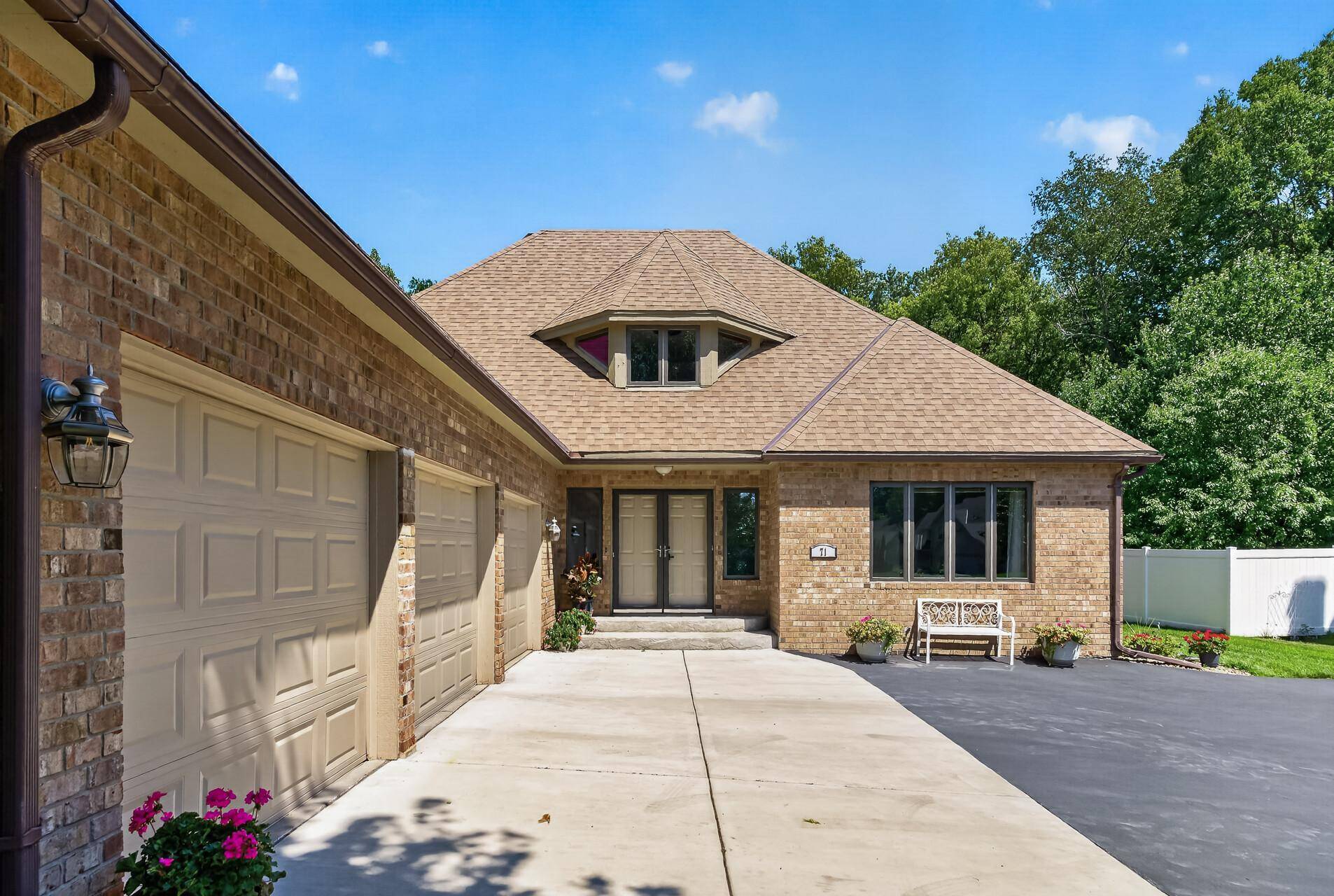 71 Marcin HL, Burnsville, MN 55337