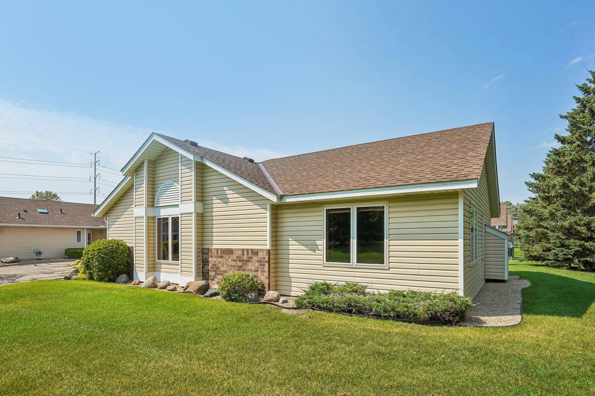 9126 Windsor LN N, Brooklyn Park, MN 55443