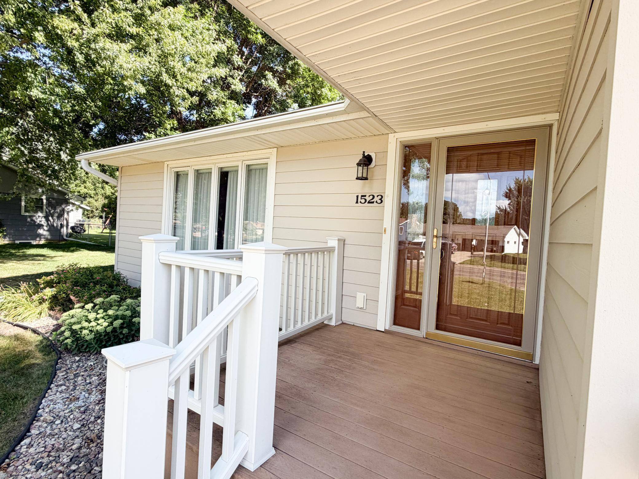 1523 Eckerson DR, Worthington, MN 56187