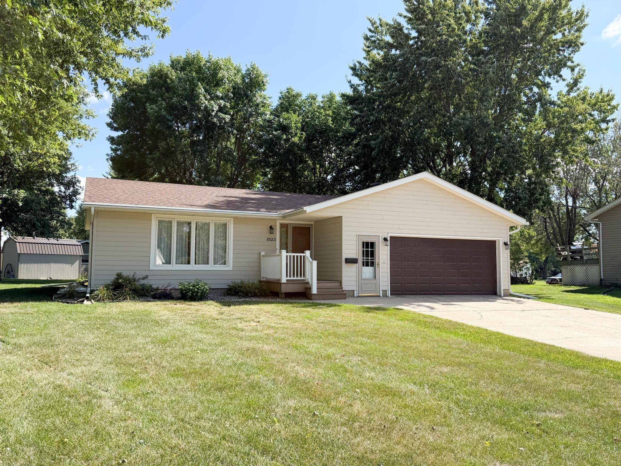 1523 Eckerson DR, Worthington, MN 56187