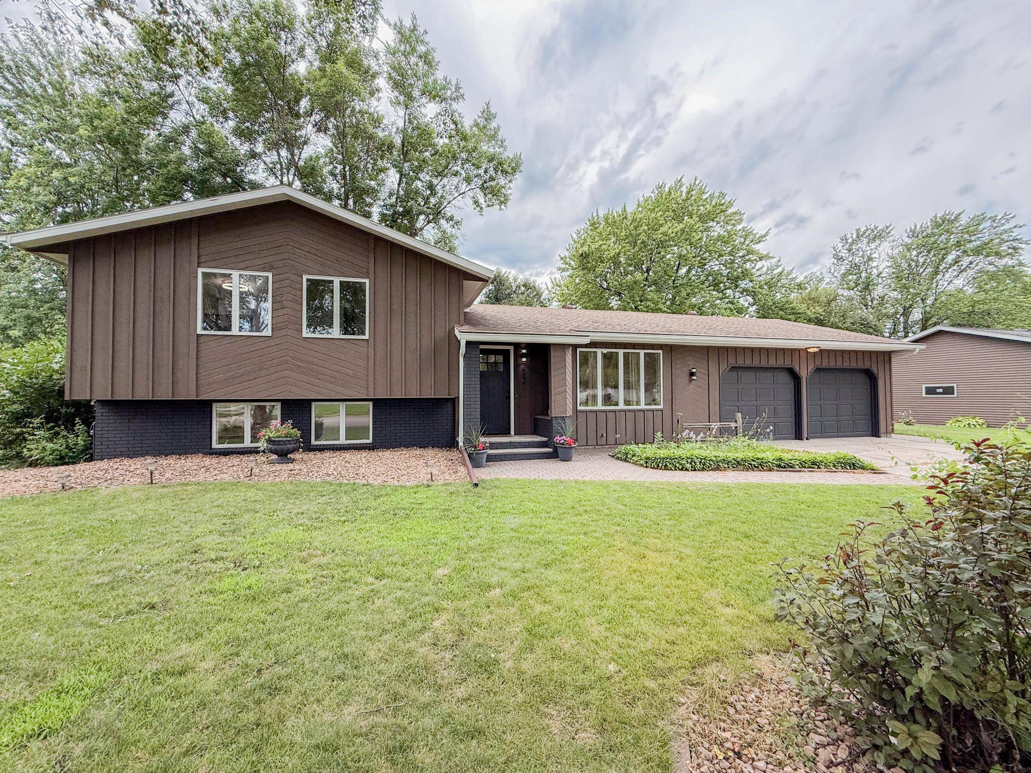 904 Birch AVE W, Hector, MN 55342