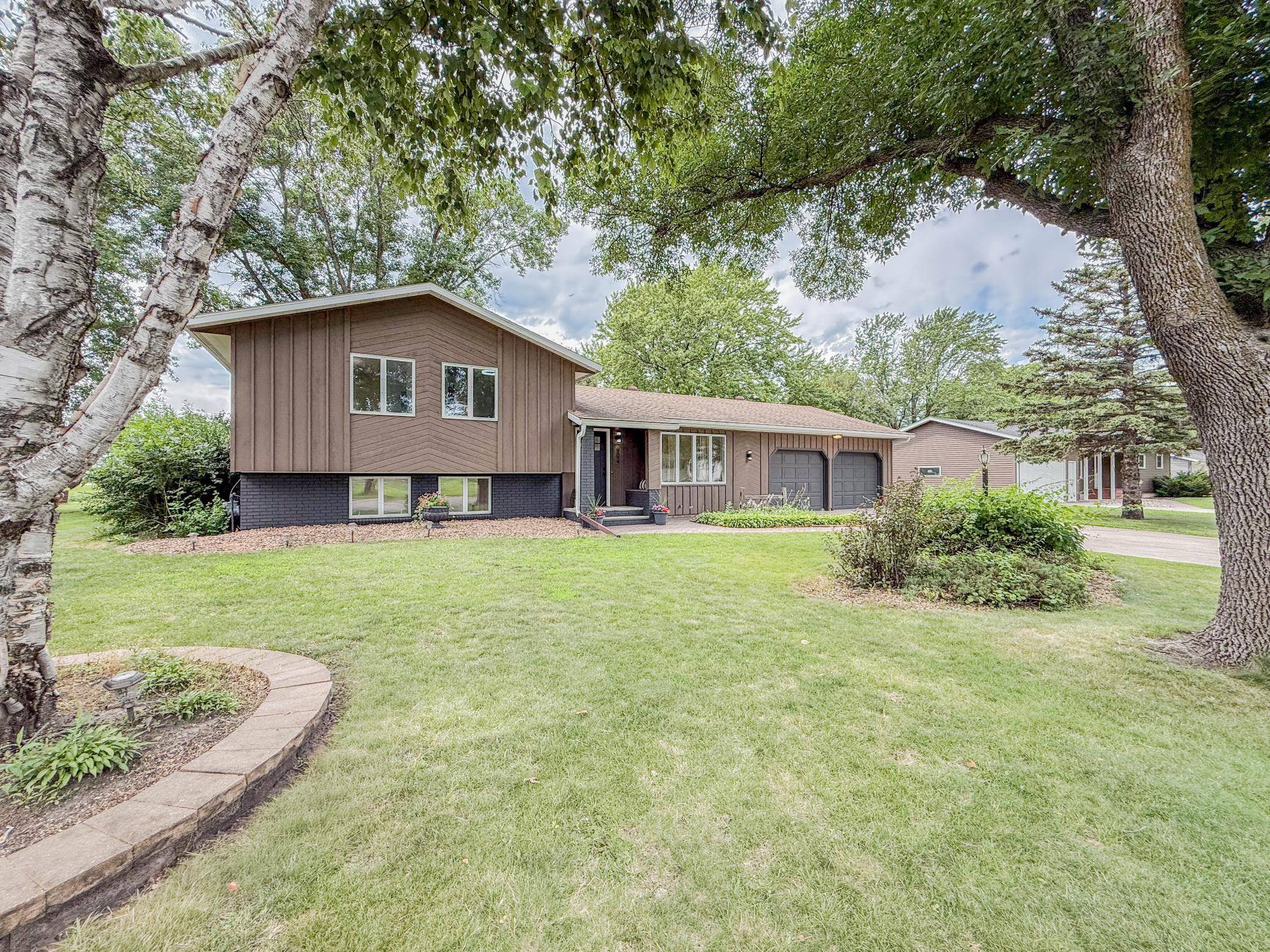 904 Birch AVE W, Hector, MN 55342