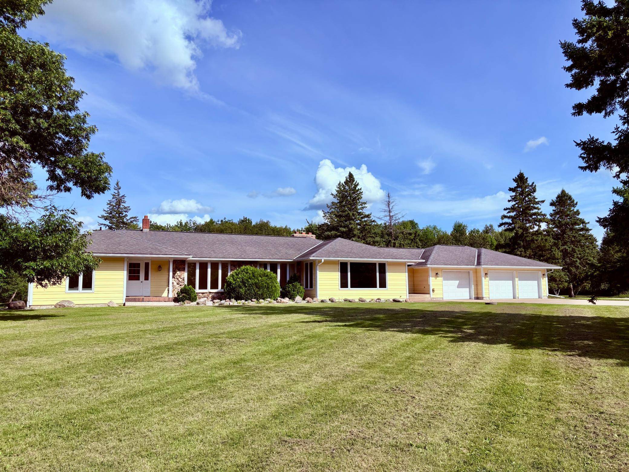 59366 330th ST, Warroad, MN 56763