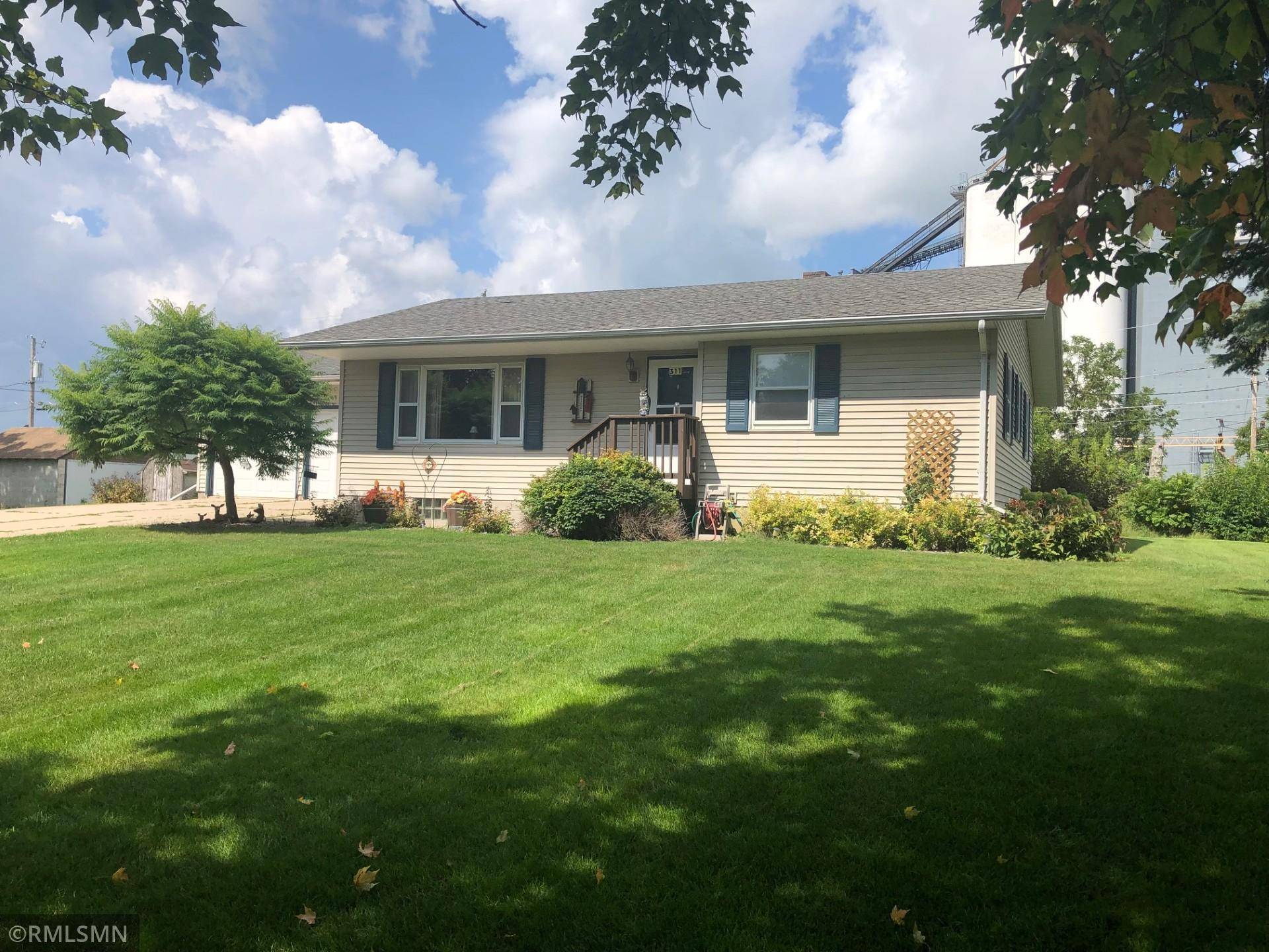 311 W Borden AVE, Buffalo Lake, MN 55314