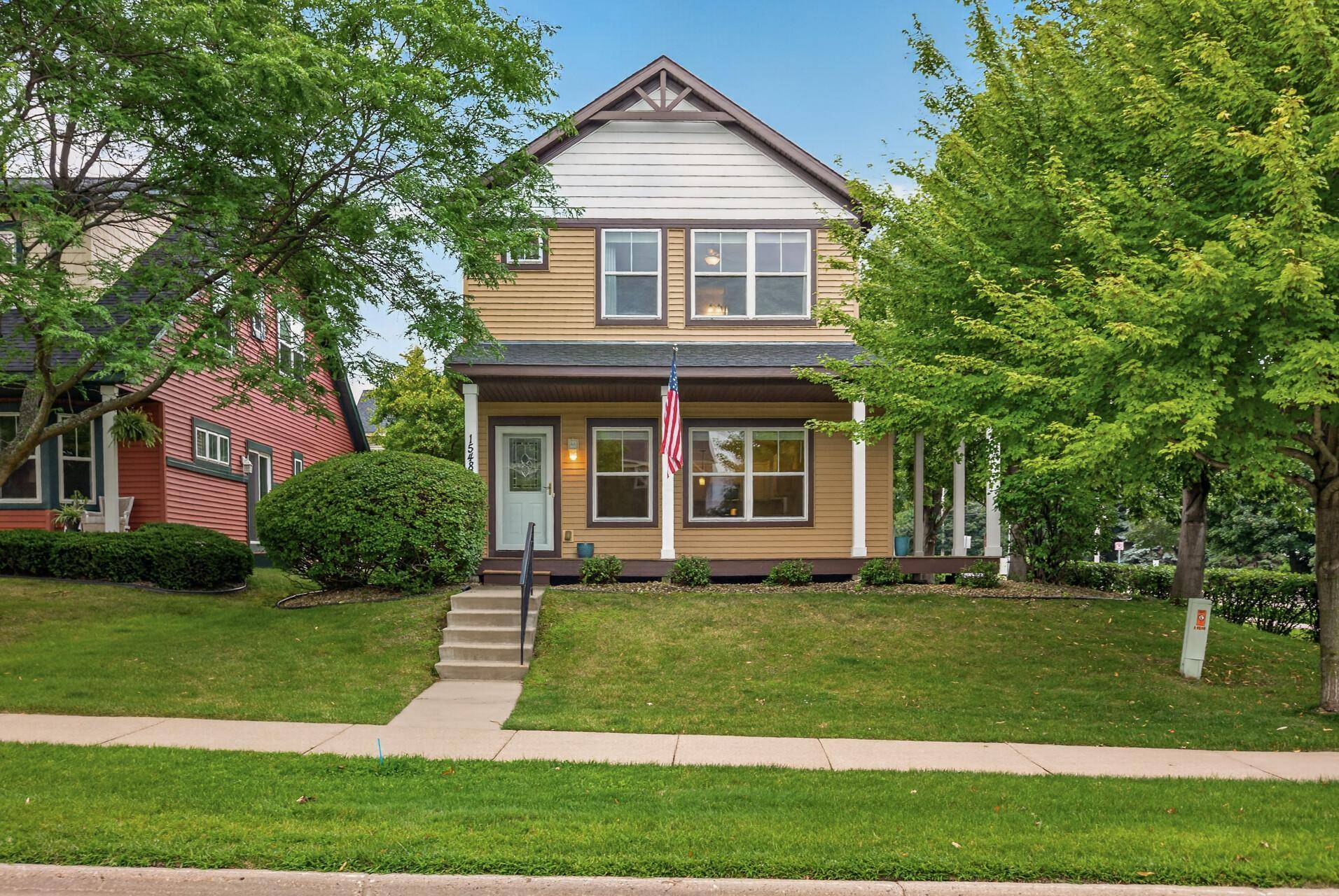 1548 Legacy Pkwy E, Maplewood, MN 55109