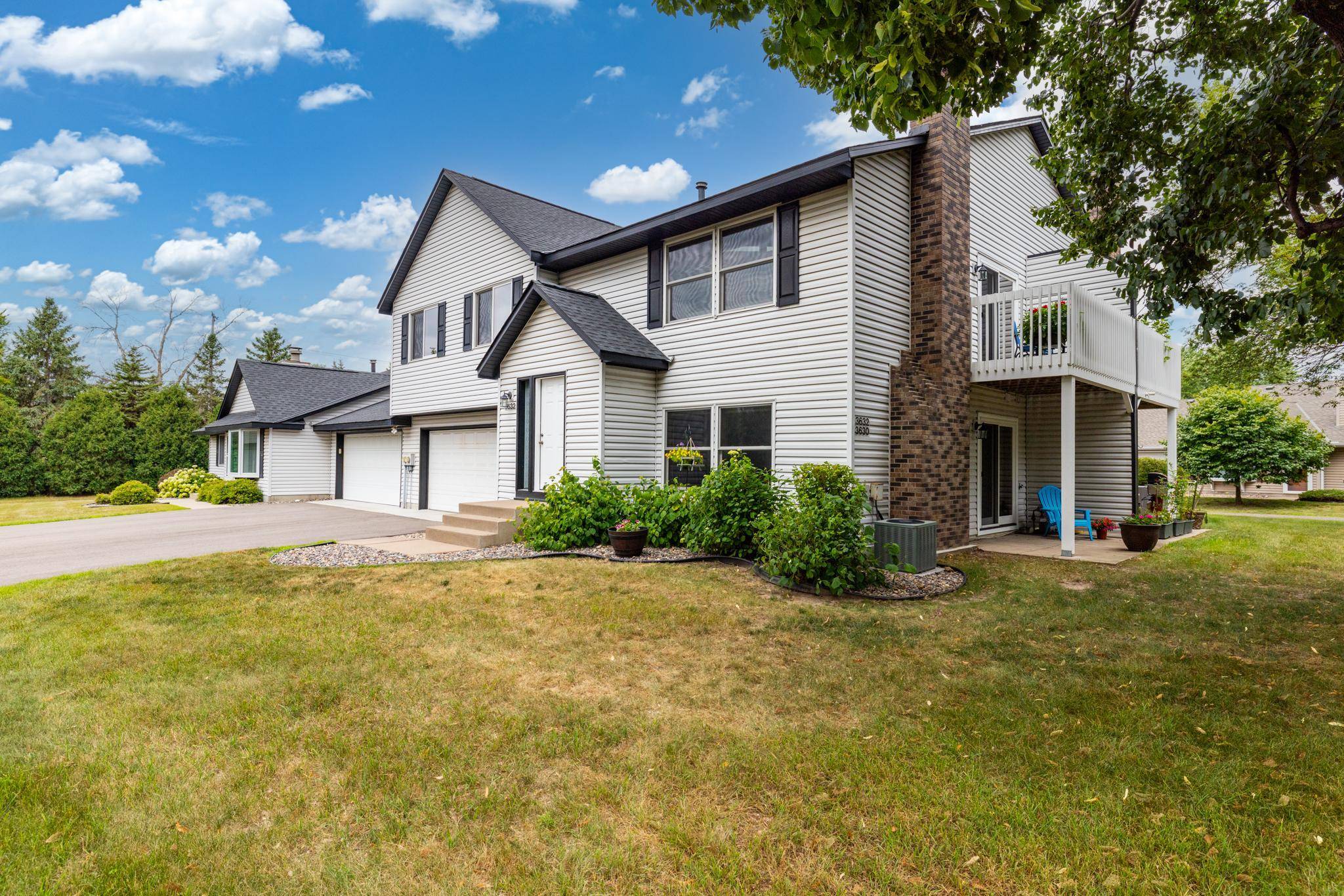 3632 Gershwin LN N, Oakdale, MN 55128