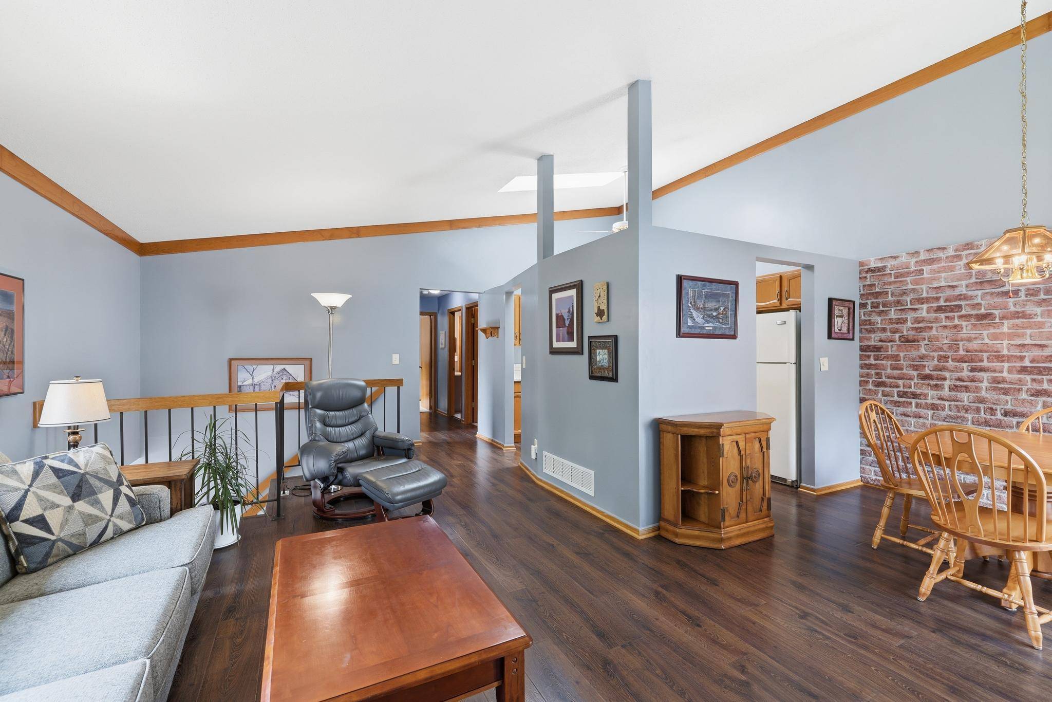 3632 Gershwin LN N, Oakdale, MN 55128