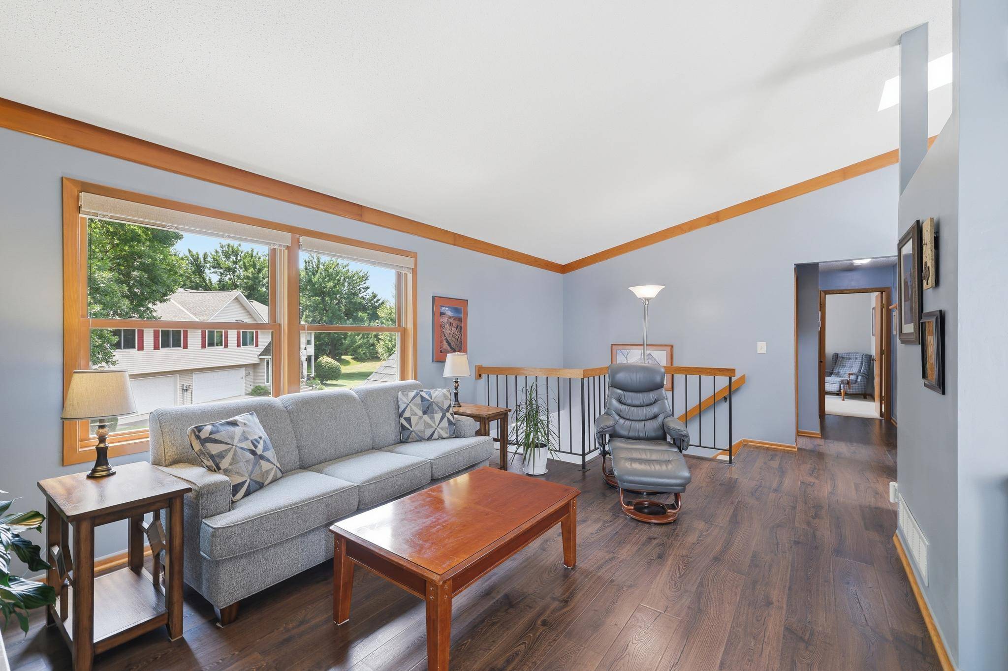 3632 Gershwin LN N, Oakdale, MN 55128