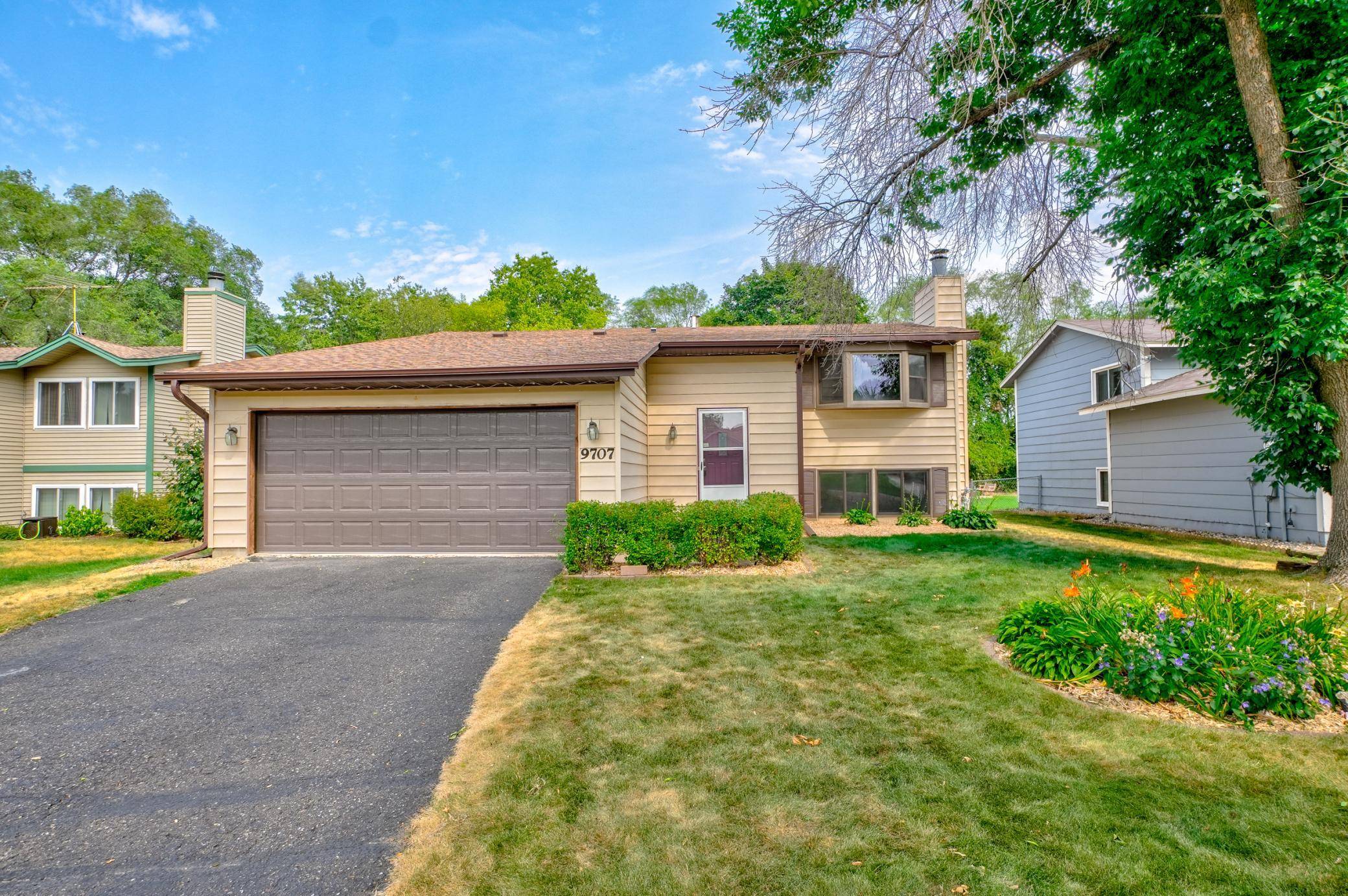 9707 Heath AVE S, Cottage Grove, MN 55016