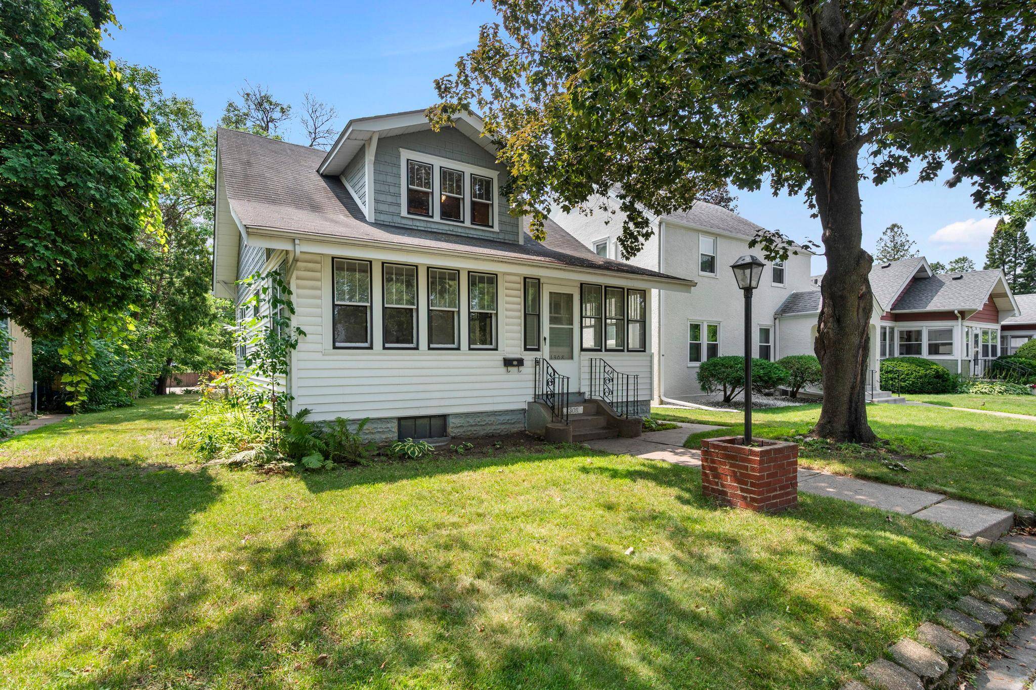 1308 Juno AVE, Saint Paul, MN 55116