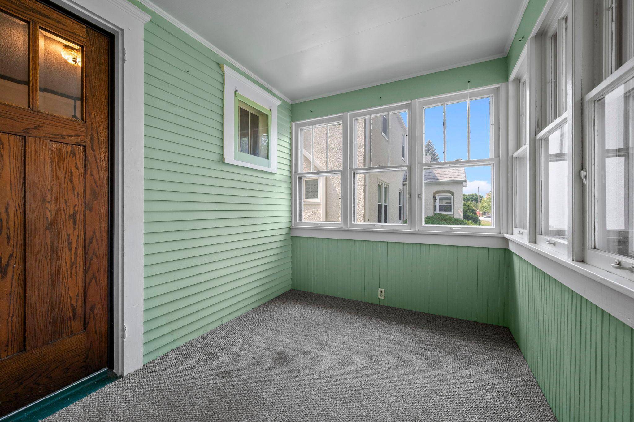 1308 Juno AVE, Saint Paul, MN 55116