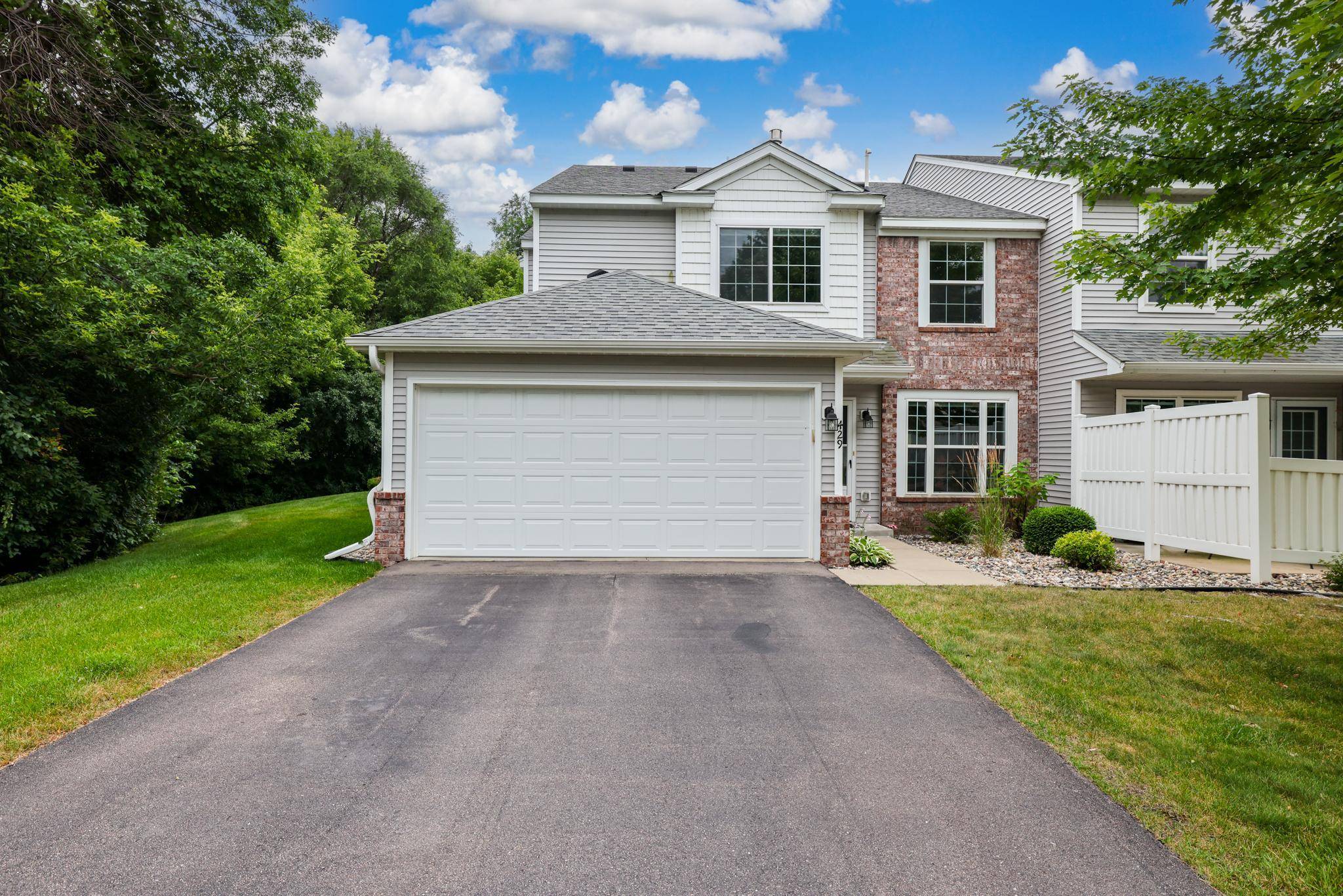 429 Wilderness DR, Chaska, MN 55318
