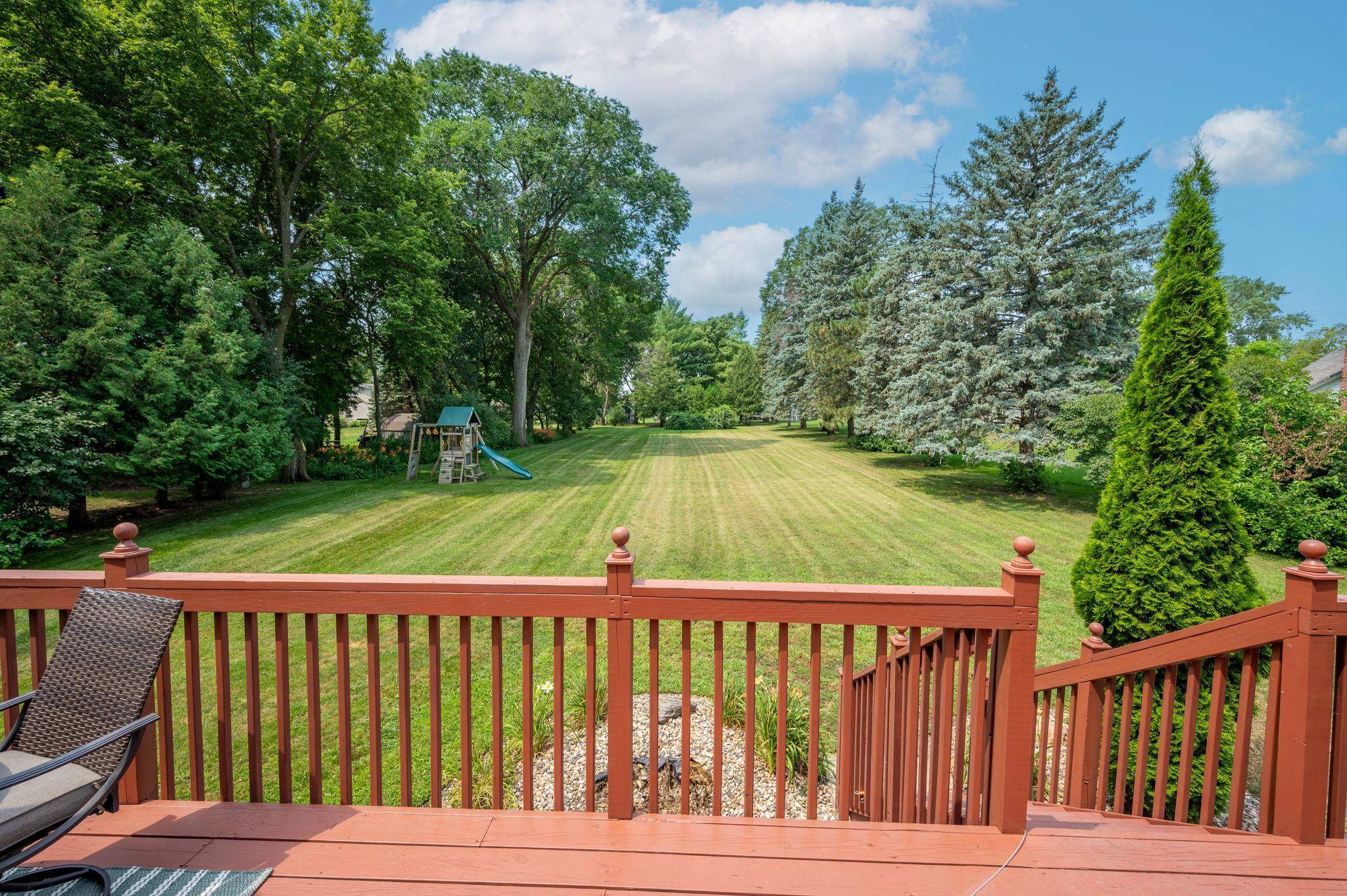 912 Shoreacres DR, Fairmont, MN 56031