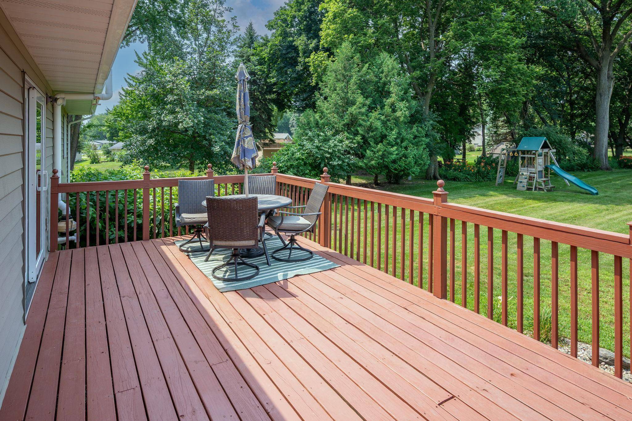 912 Shoreacres DR, Fairmont, MN 56031