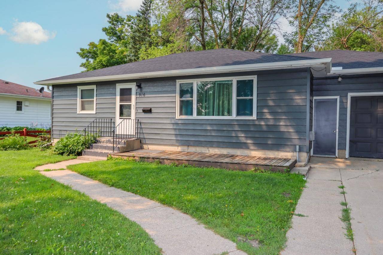 916 5th ST SW, Waseca, MN 56093