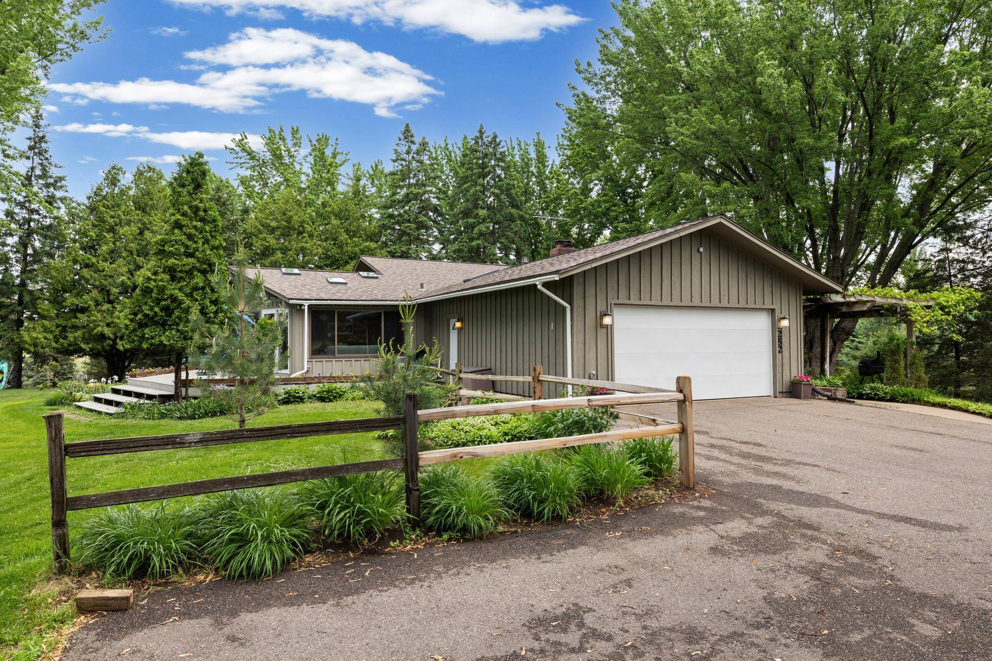 282 Croixview DR S, Afton, MN 55001