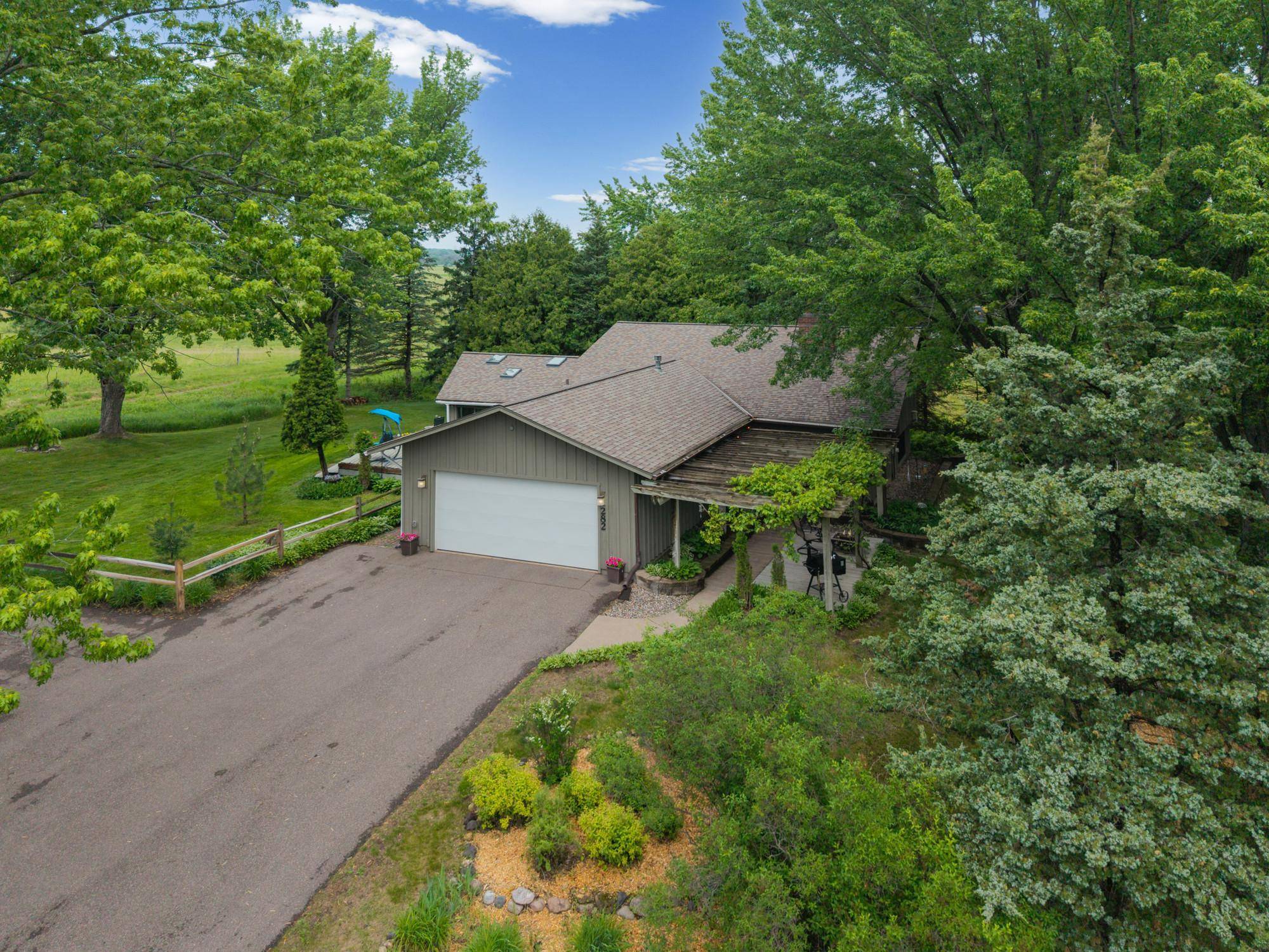 282 Croixview DR S, Afton, MN 55001
