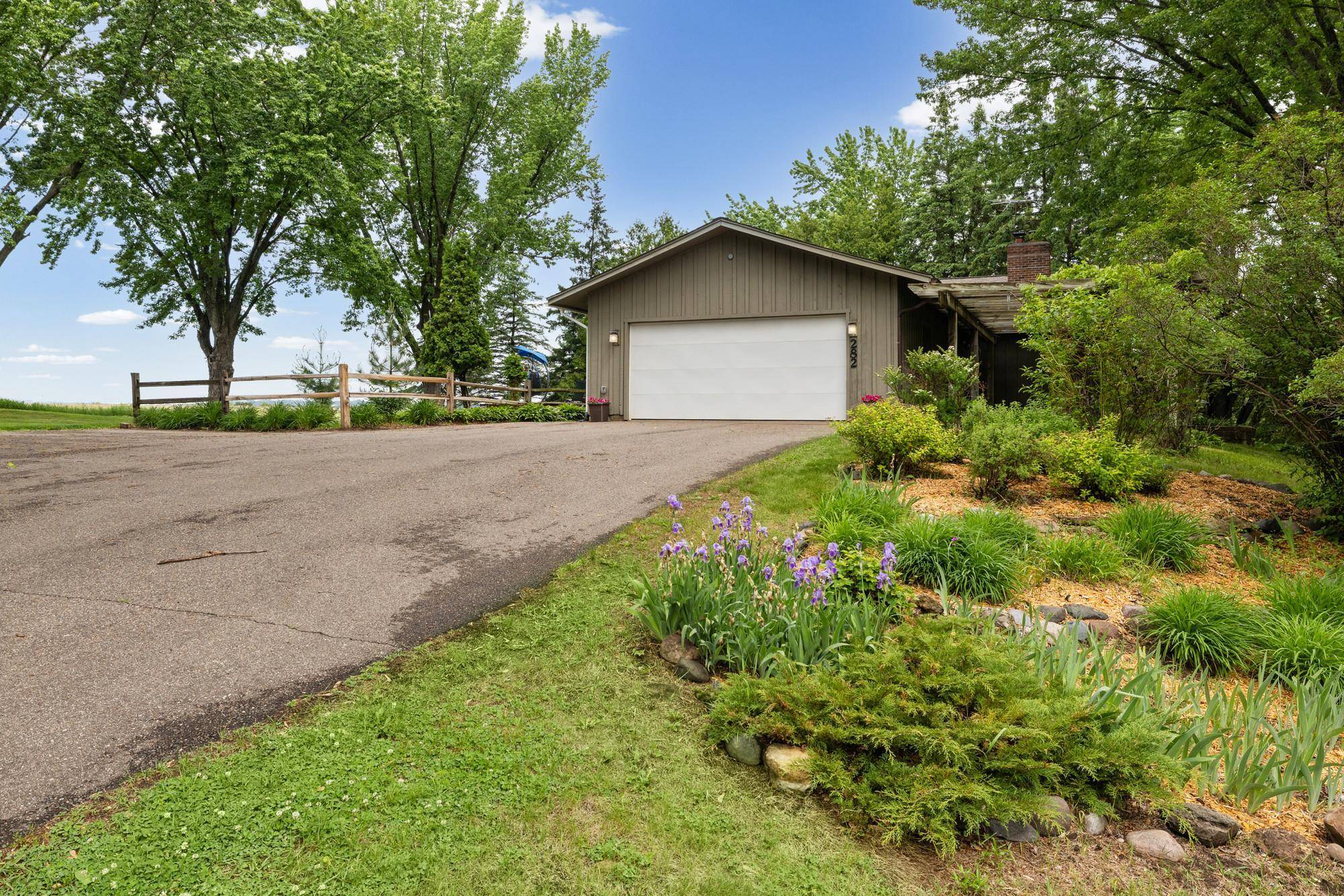 282 Croixview DR S, Afton, MN 55001