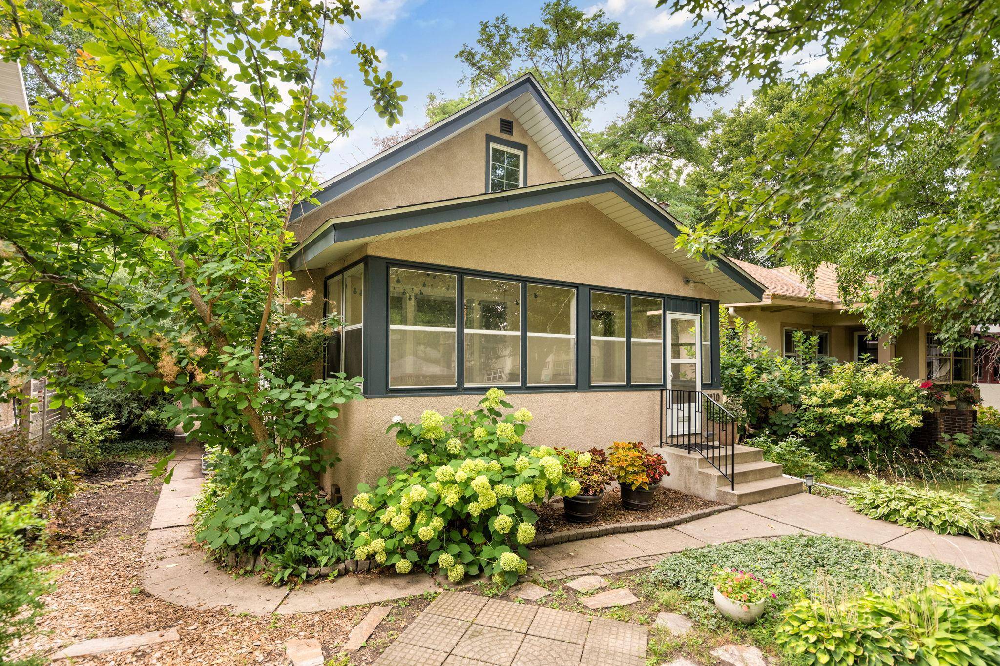 2410 35th AVE S, Minneapolis, MN 55406