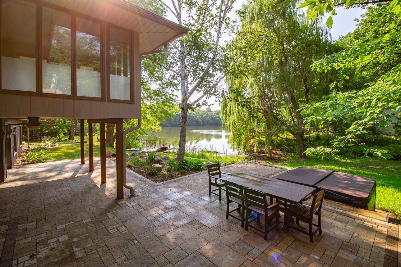 700 Arbogast ST, Shoreview, MN 55126