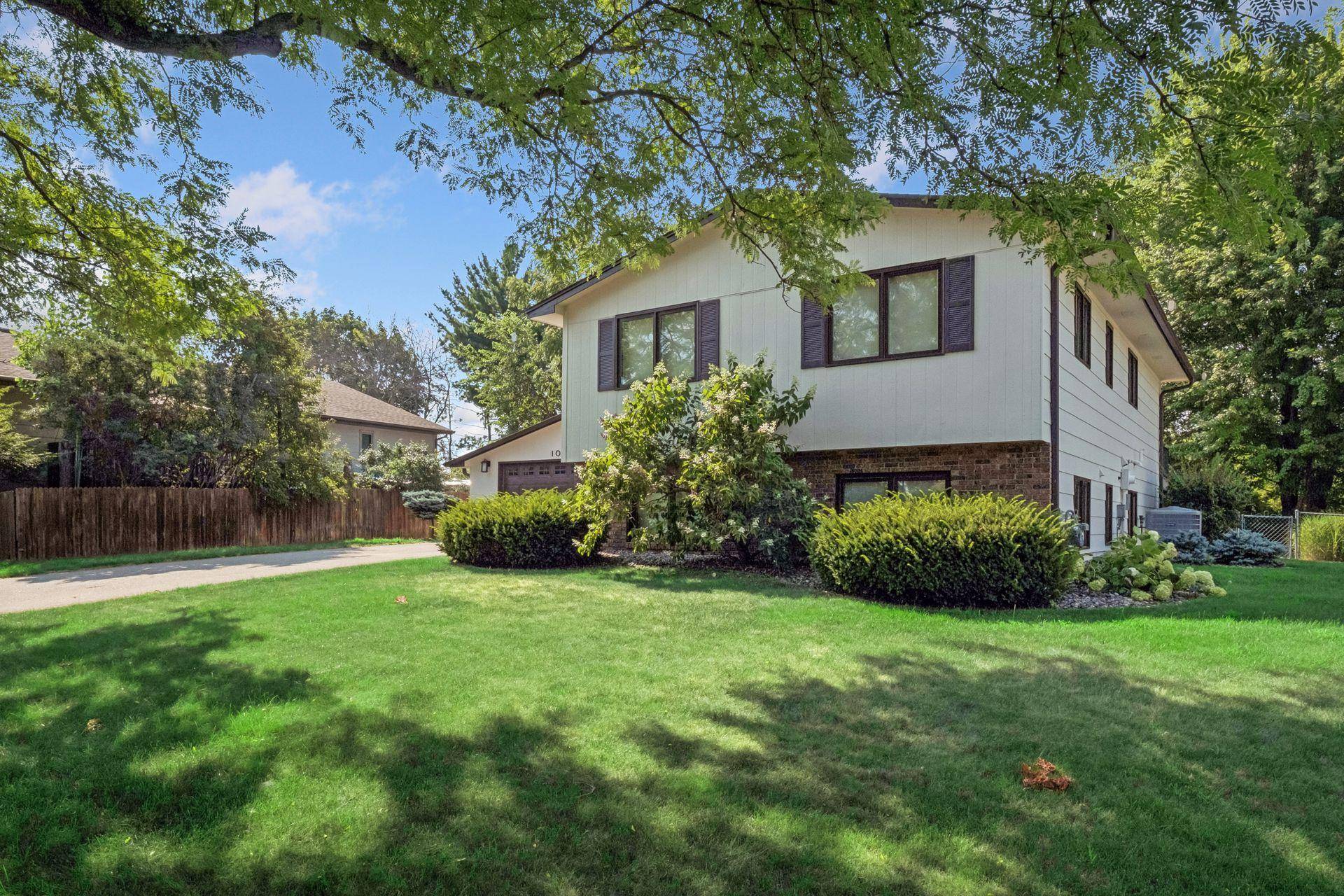10342 Rhode Island CIR, Bloomington, MN 55438