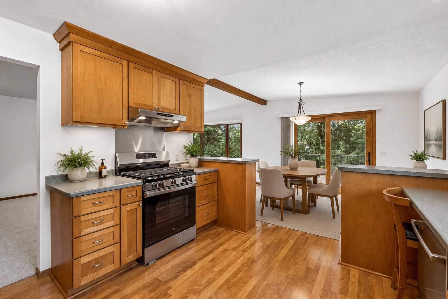 10342 Rhode Island CIR, Bloomington, MN 55438