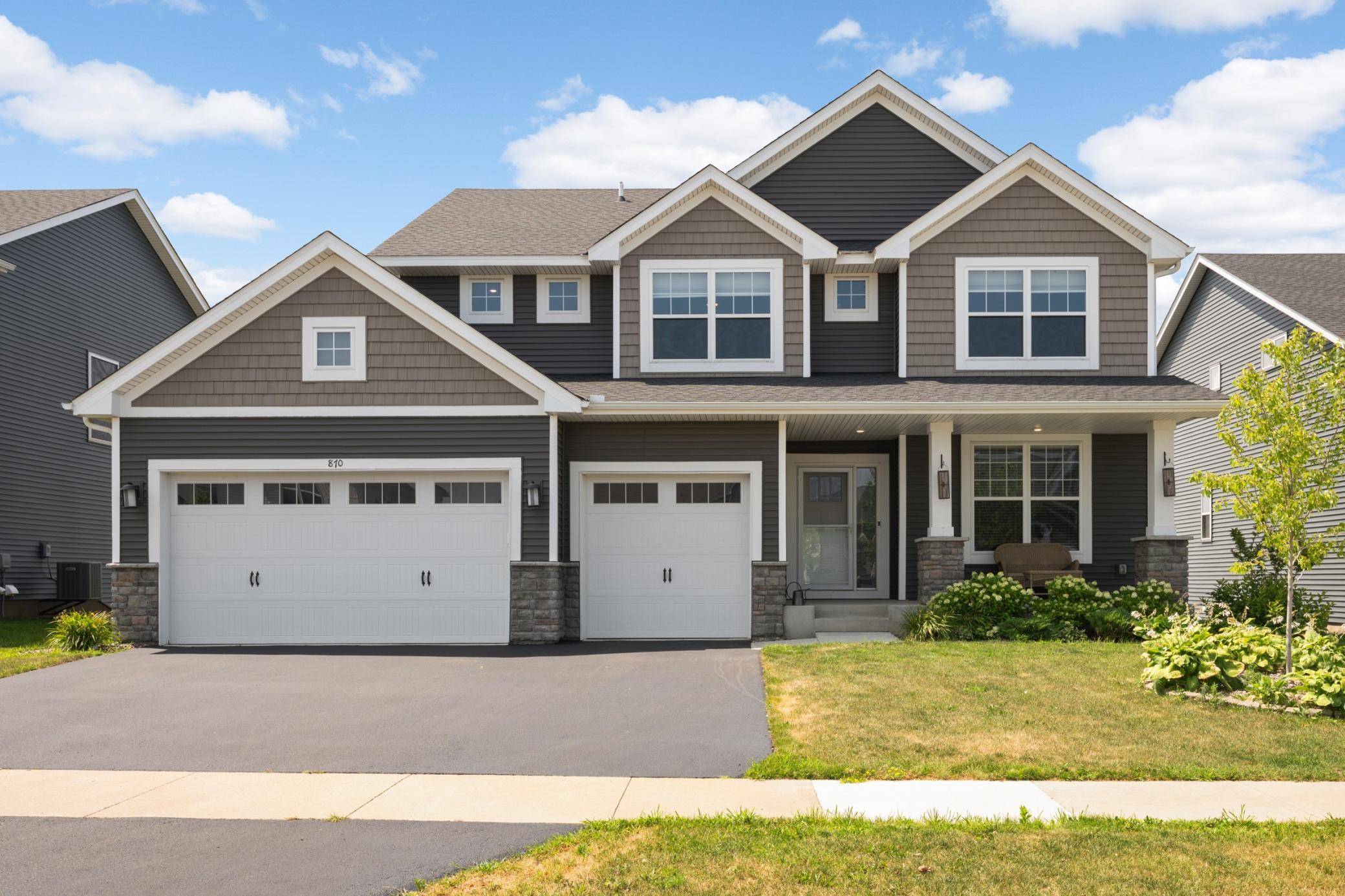 870 Spancil Hill DR, Woodbury, MN 55129