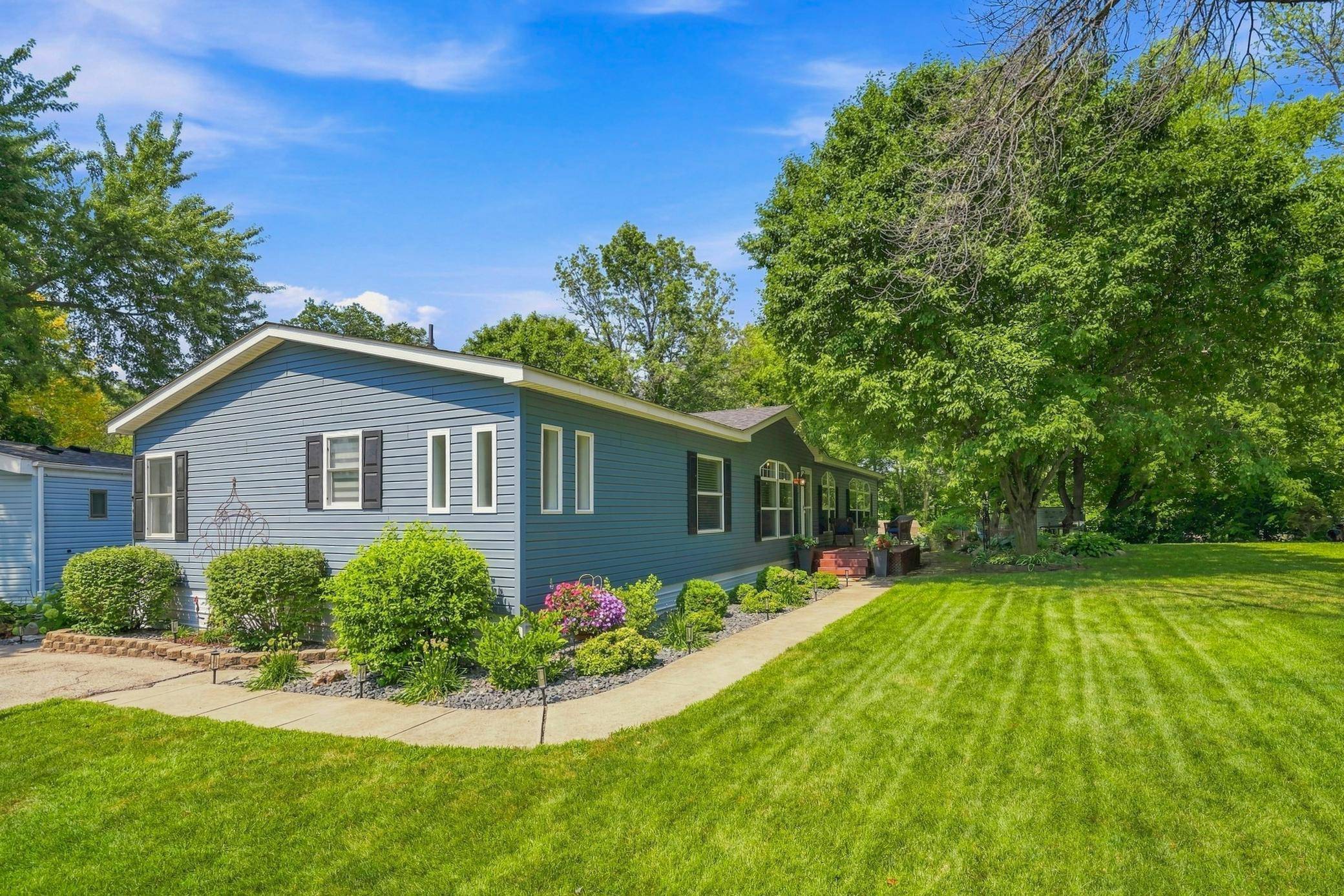 74 Riverside Terrace, Watertown, MN 55388
