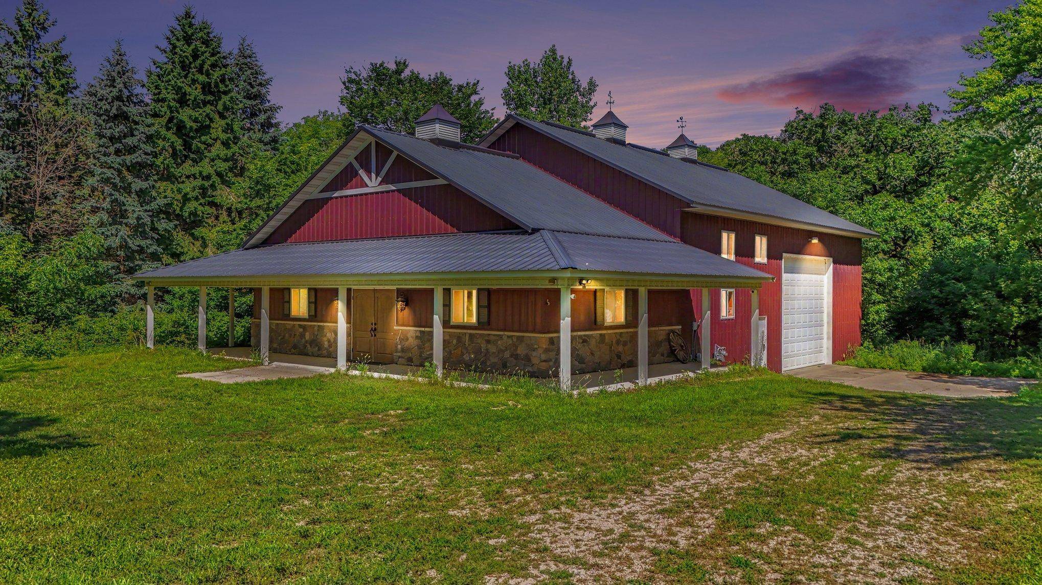 8920 E 250th ST, Elko New Market, MN 55020