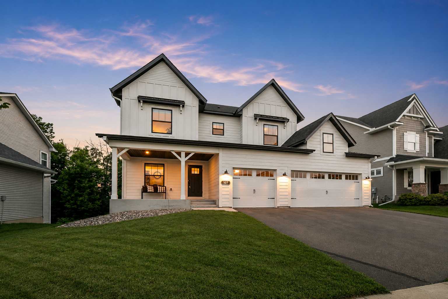 107 Maple TER, Waconia, MN 55387