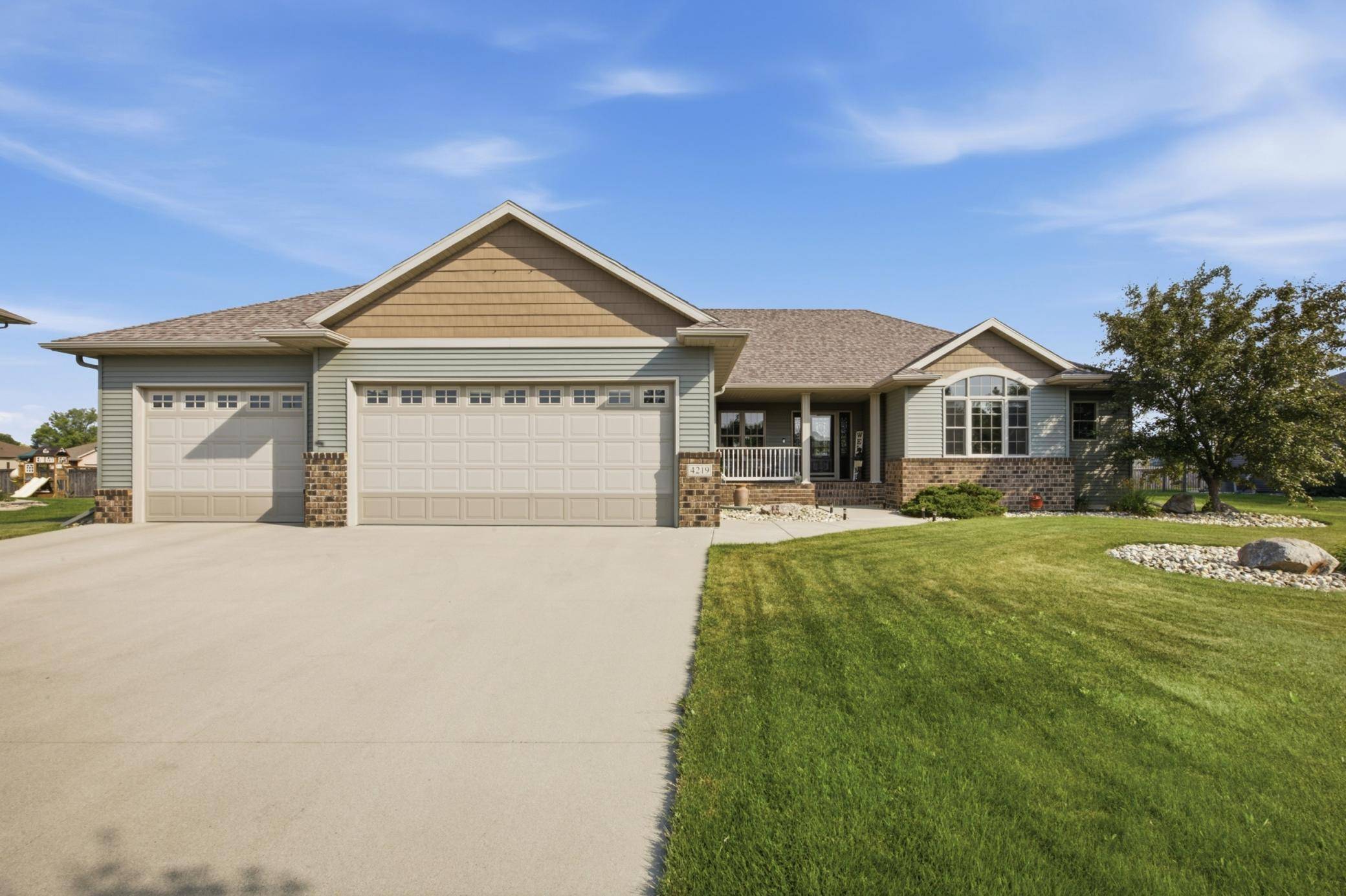4219 50th AVE S, Fargo, ND 58104