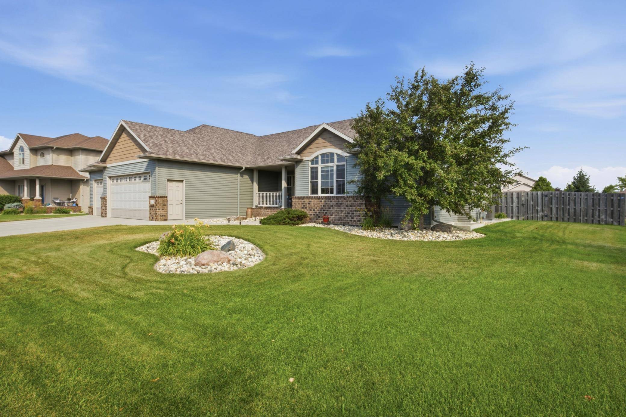 4219 50th AVE S, Fargo, ND 58104