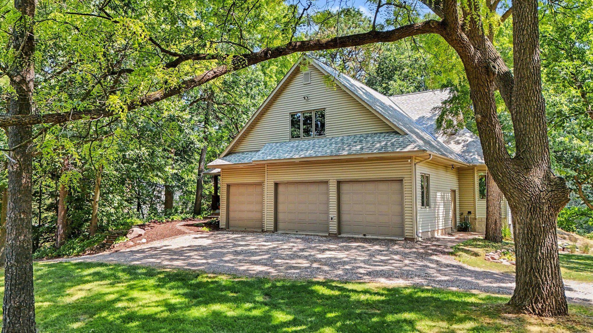 2430 Larpenteur AVE E, Maplewood, MN 55109