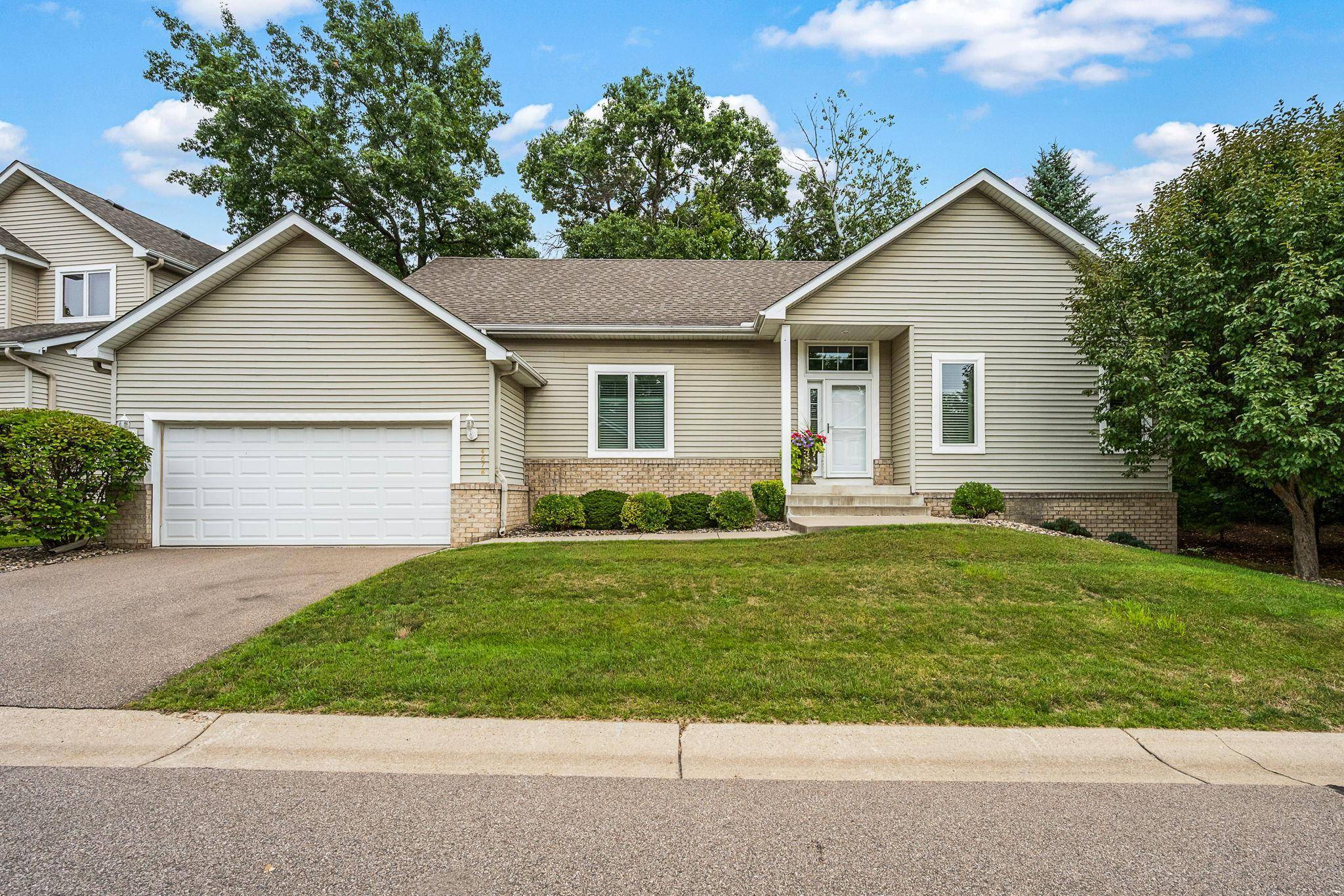 4678 Aspen Ridge CIR, Eagan, MN 55122