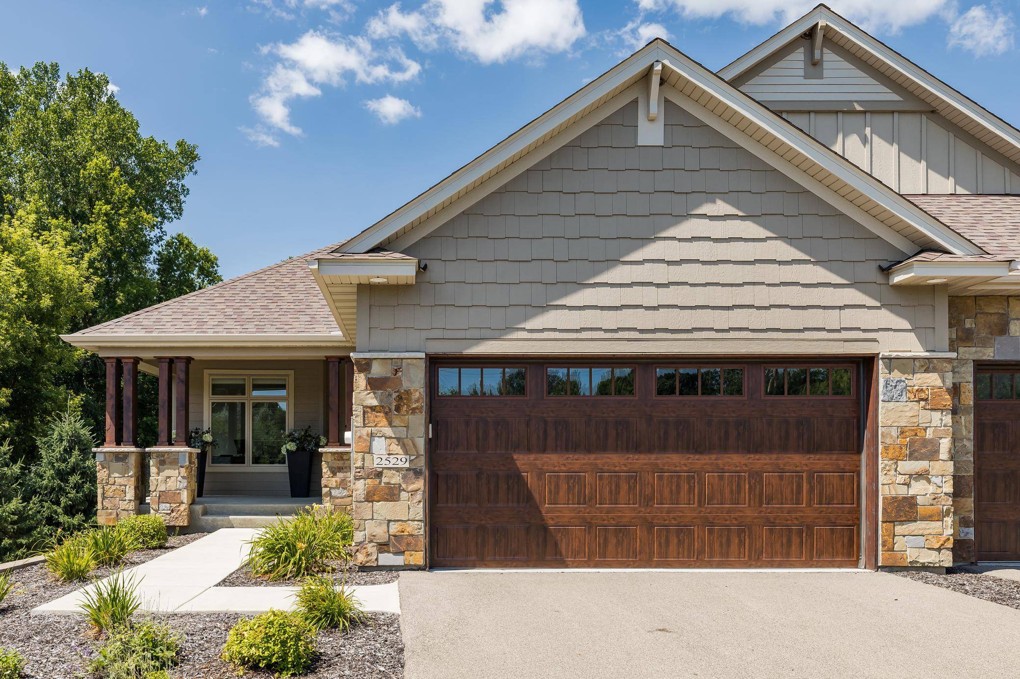 2529 Condon CT, Mendota Heights, MN 55120