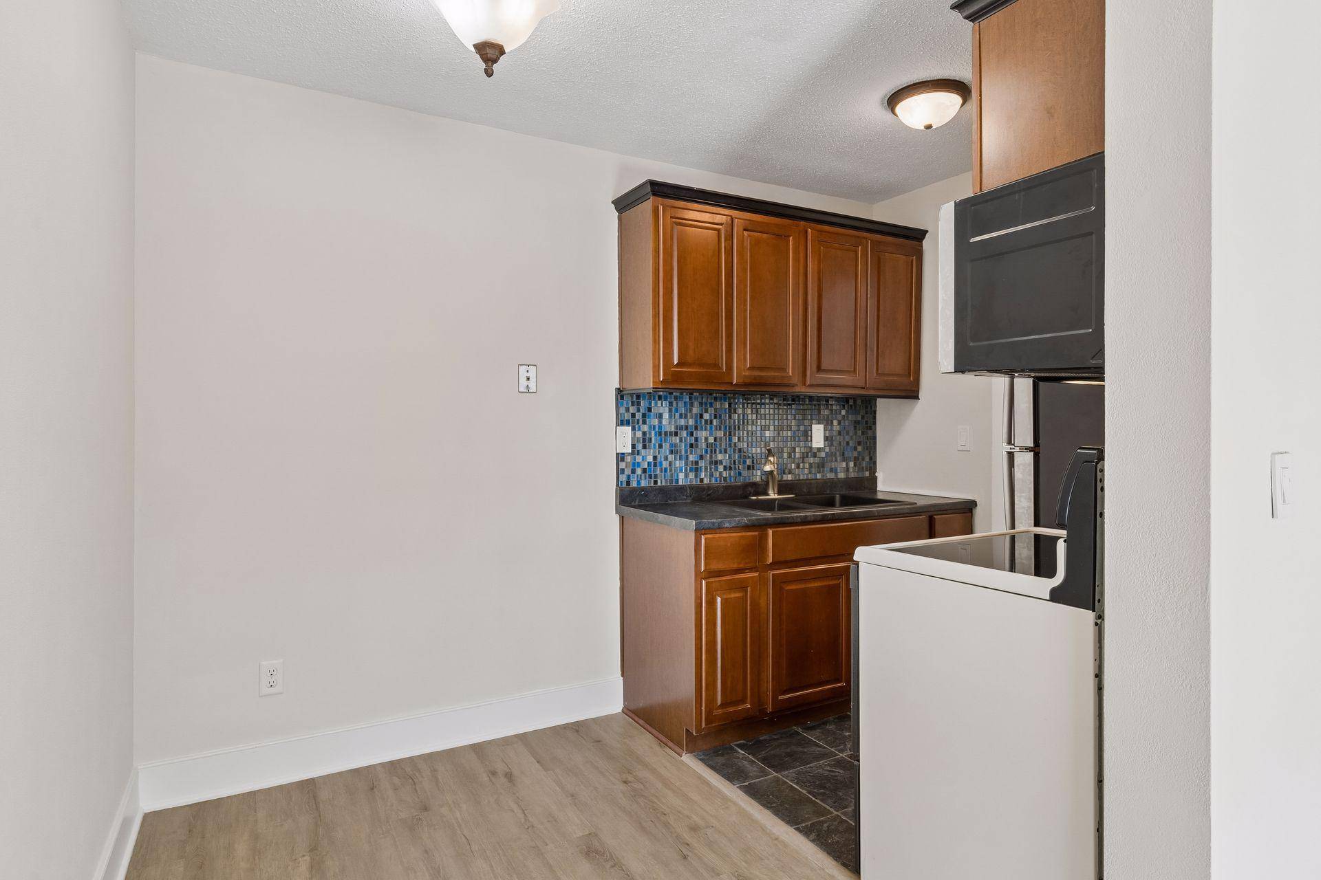 2212 Aldrich AVE S #102, Minneapolis, MN 55405