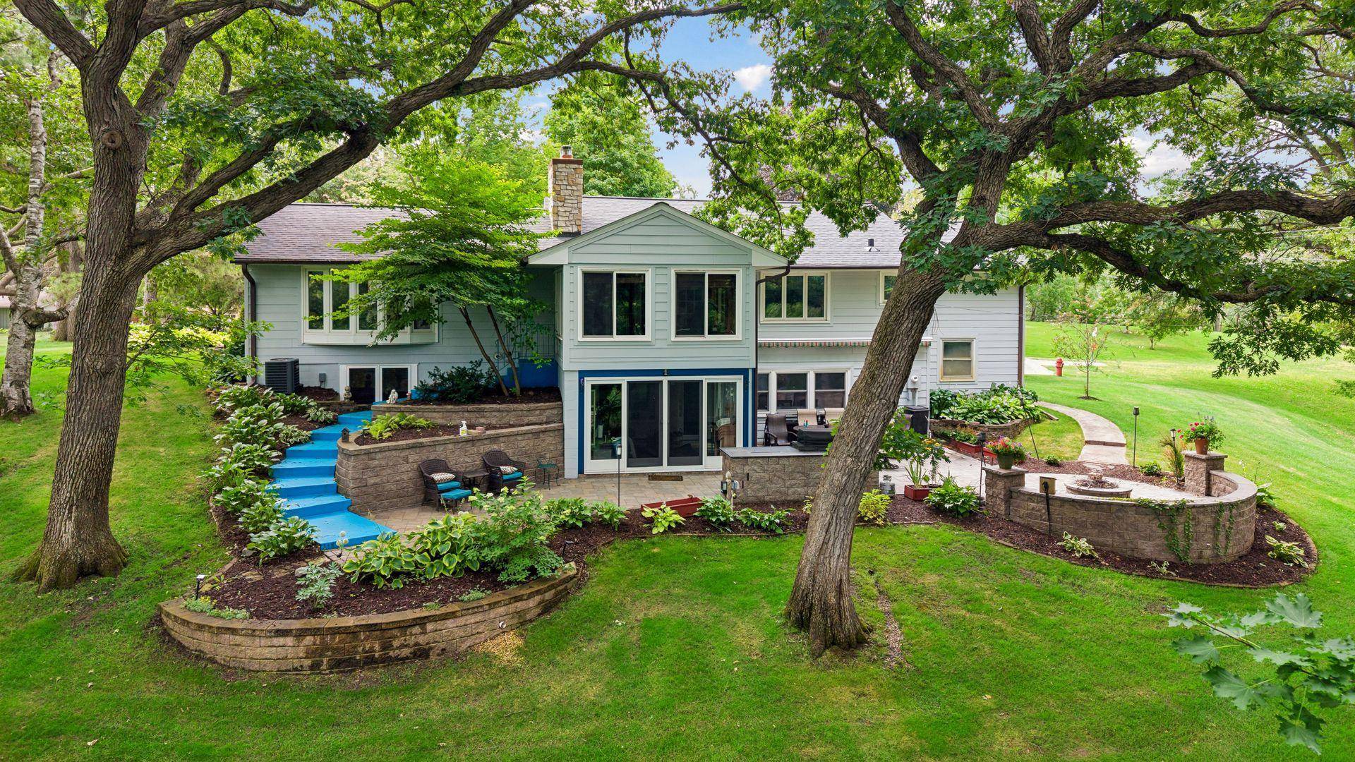 129 Teresa DR, West Saint Paul, MN 55118