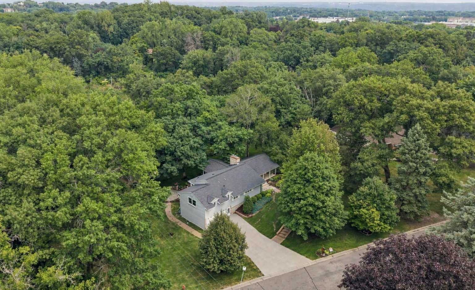 129 Teresa DR, West Saint Paul, MN 55118
