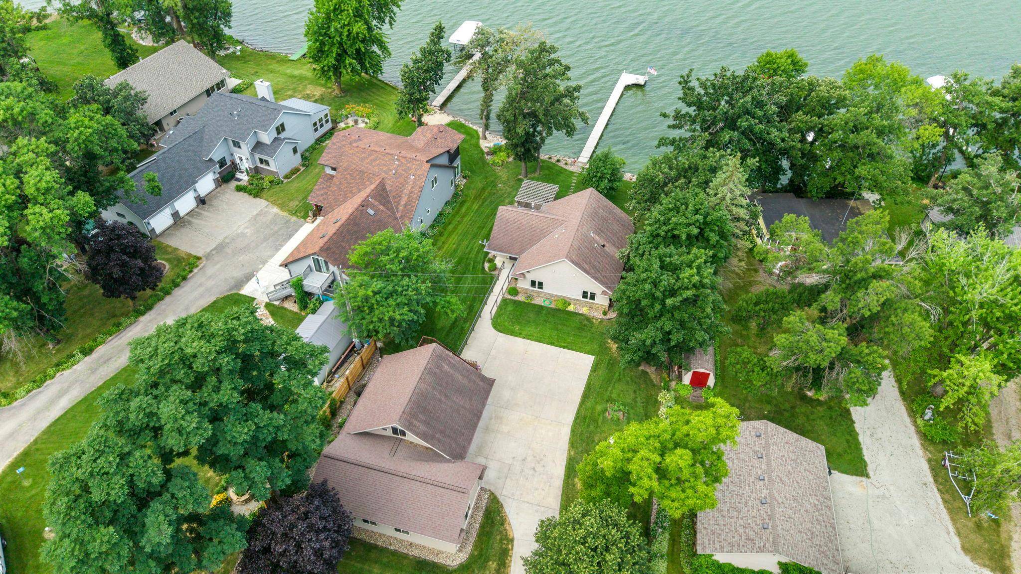 17416 Roberds Lake CT, Faribault, MN 55021