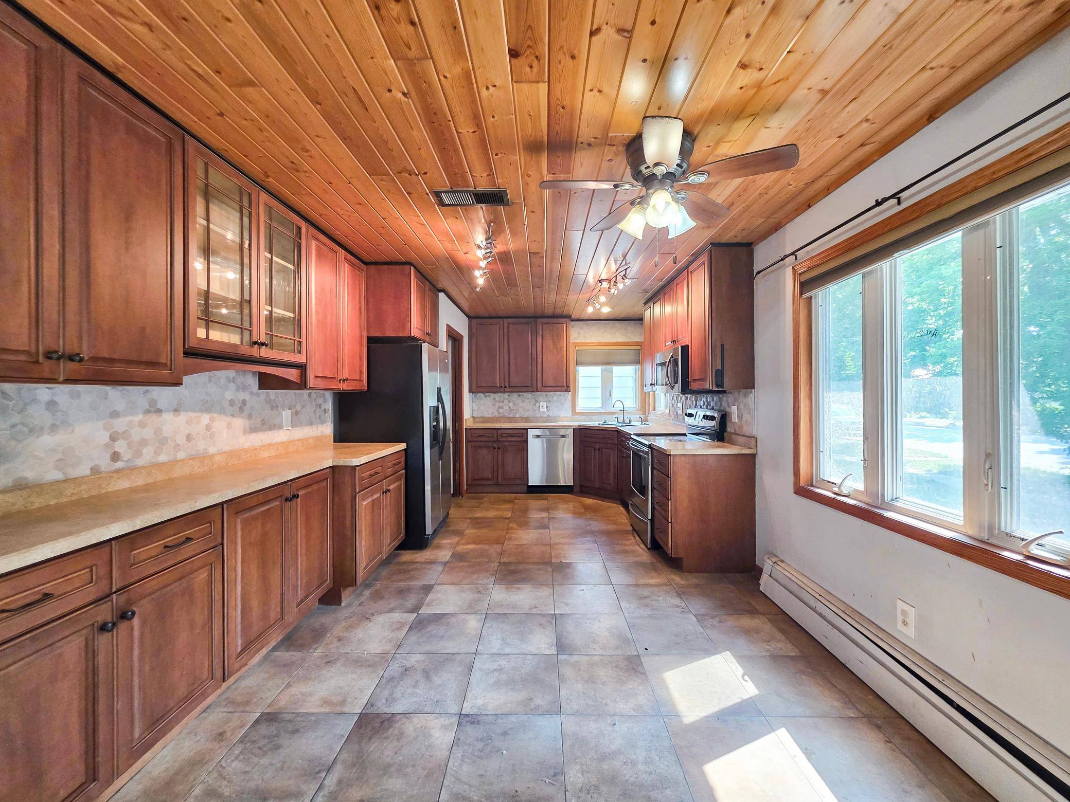326 11th ST N, Breckenridge, MN 56520