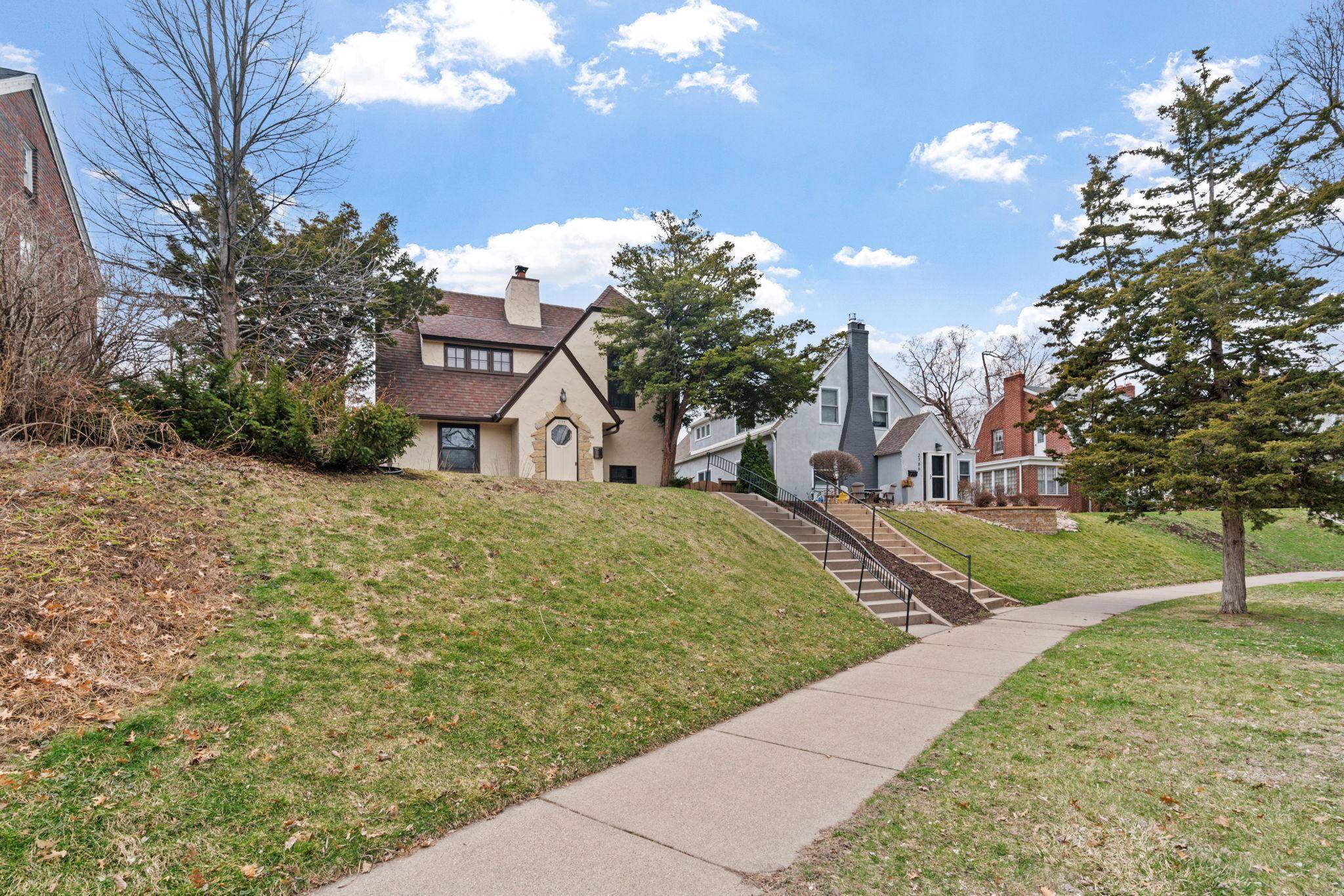 2790 Dean Pkwy, Minneapolis, MN 55416