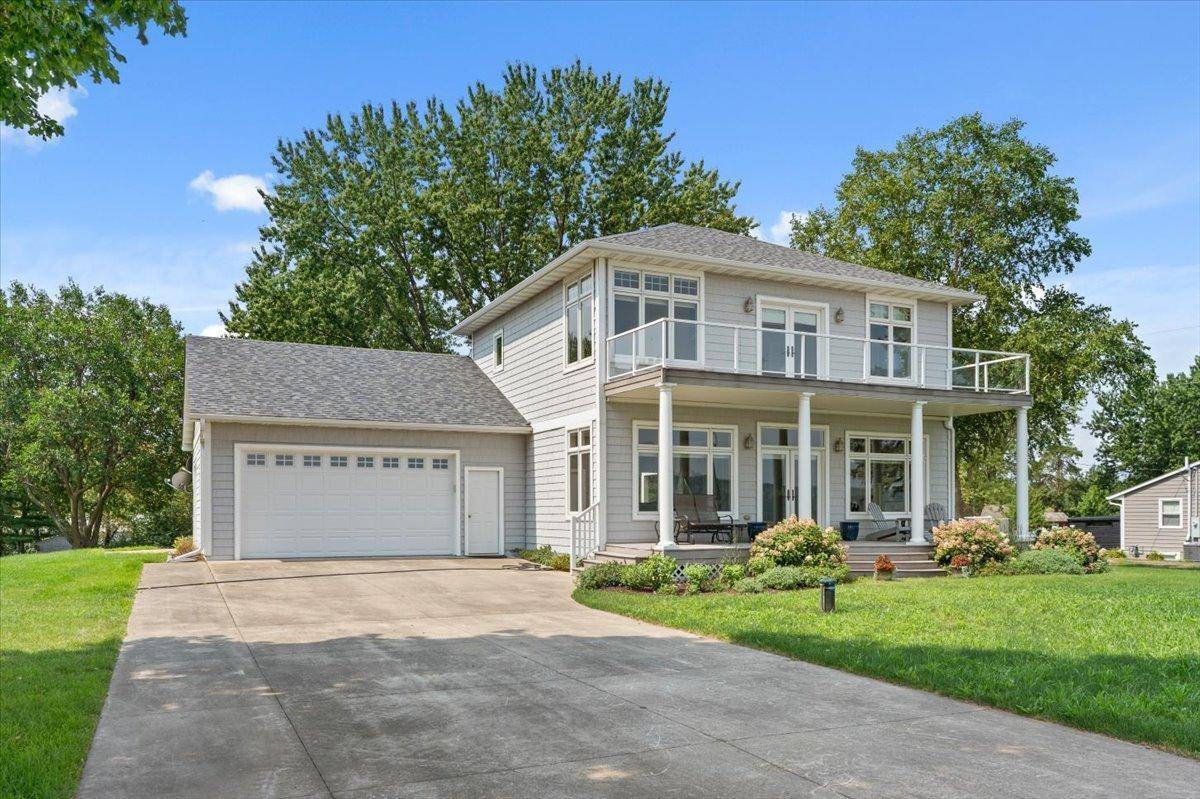 32297 Lakeview DR, Lake City, MN 55041